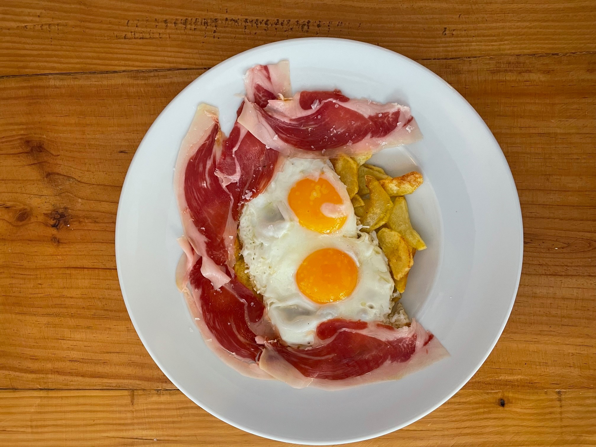 Huevos rotos con jamón ibérico: CARTA y Menús de Alquimia Huevos rotos con jamón ibérico: CARTA y Menús de Alquimia