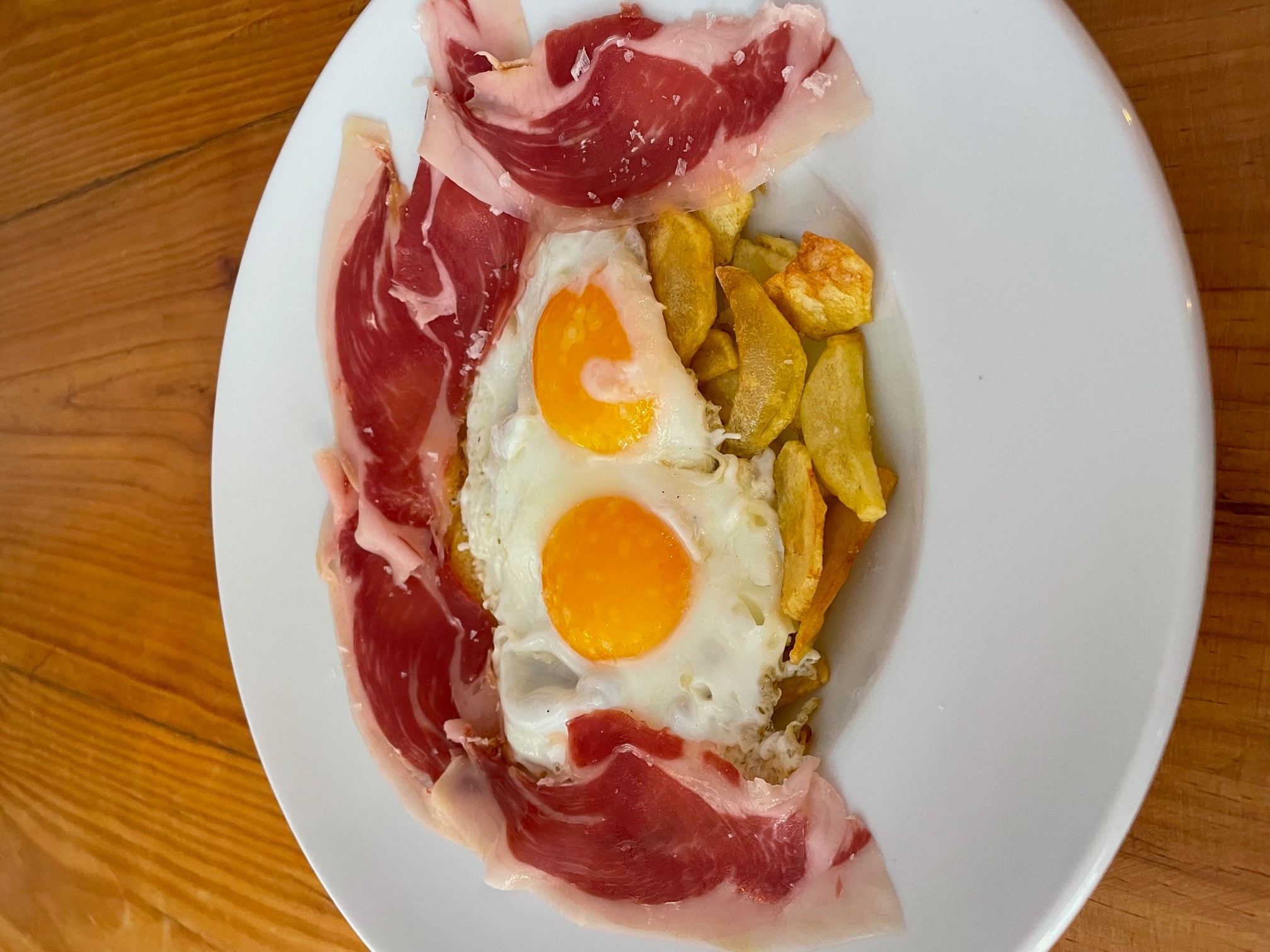 Huevos rotos con jamón ibérico: CARTA y Menús de Alquimia Huevos rotos con jamón ibérico: CARTA y Menús de Alquimia
