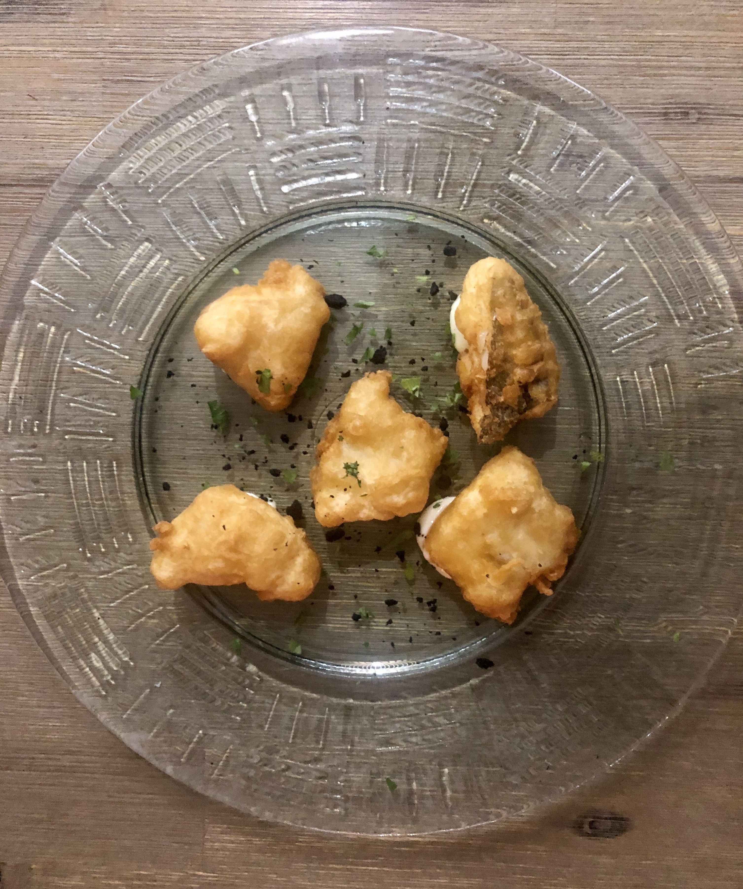 Tempura de Bacalao con base de alioli: CARTA y Menús de Alquimia Tempura de Bacalao con base de alioli: CARTA y Menús de Alquimia