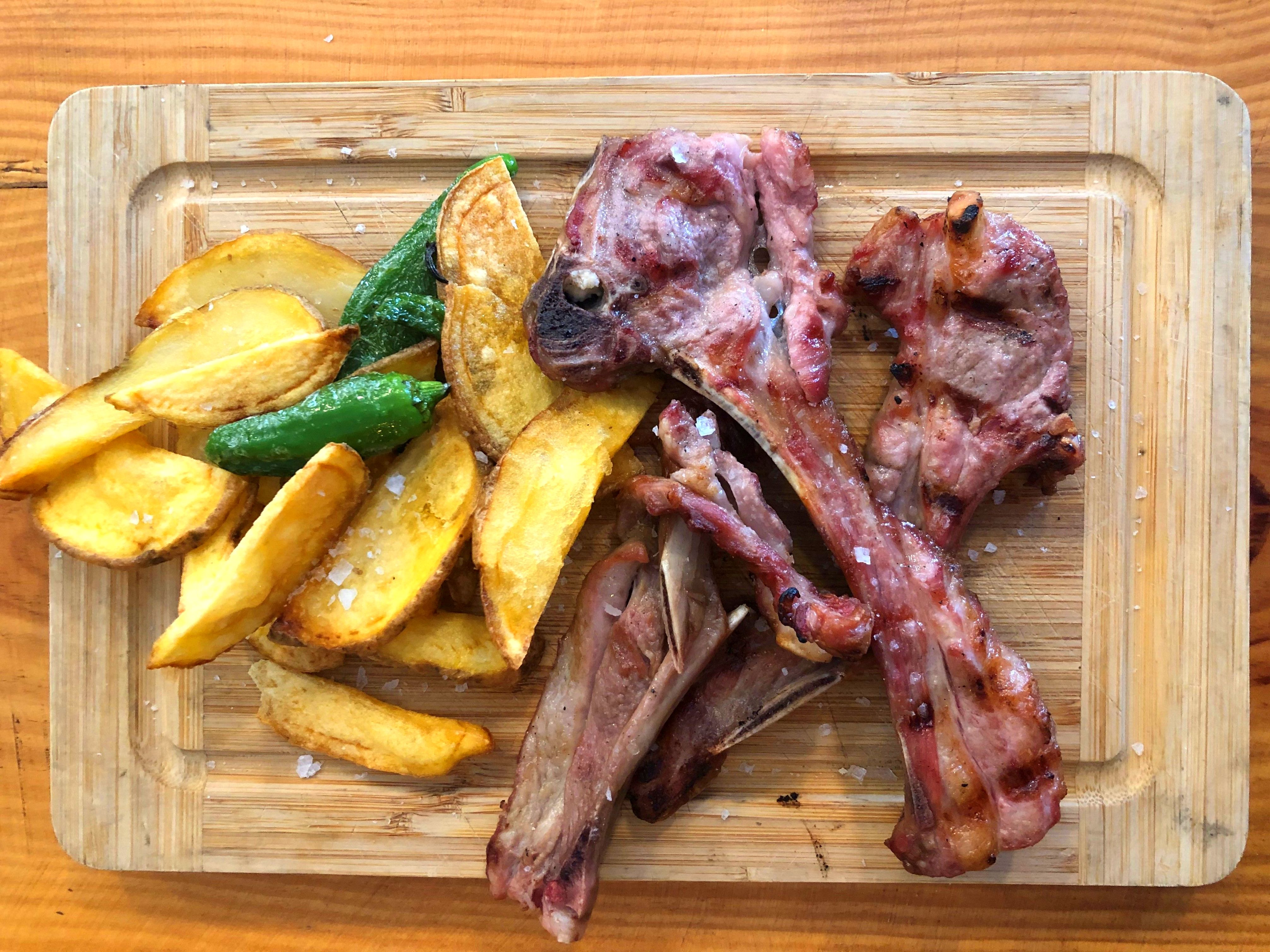 Chuletas de Cordero: CARTA y Menús de Alquimia Chuletas de Cordero: CARTA y Menús de Alquimia