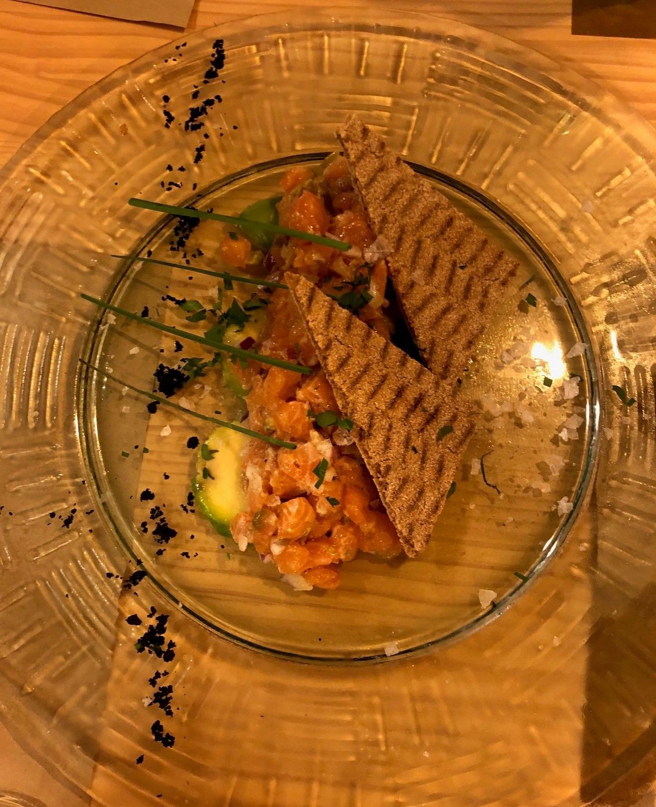 Tartár de Salmón con aguacate: CARTA y Menús de Alquimia Tartár de Salmón con aguacate: CARTA y Menús de Alquimia