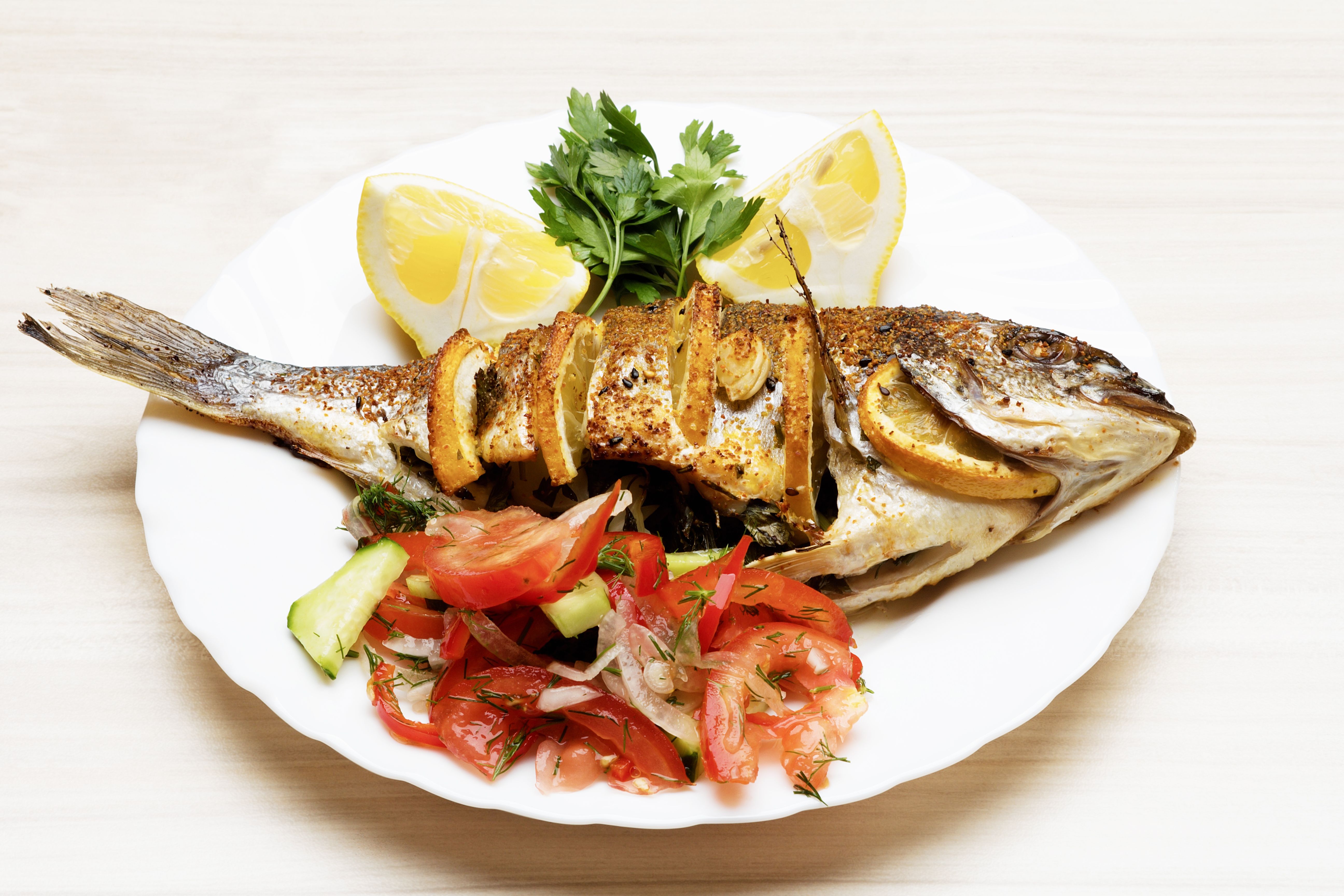 Pescados: Nuestros Platos de Restaurant & Lounge M&B Pescados: Nuestros Platos de Restaurant & Lounge M&B