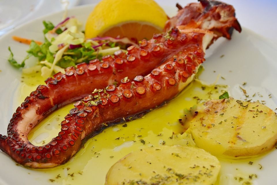 Pescados: Nuestros Platos de Restaurant & Lounge M&B Pescados: Nuestros Platos de Restaurant & Lounge M&B
