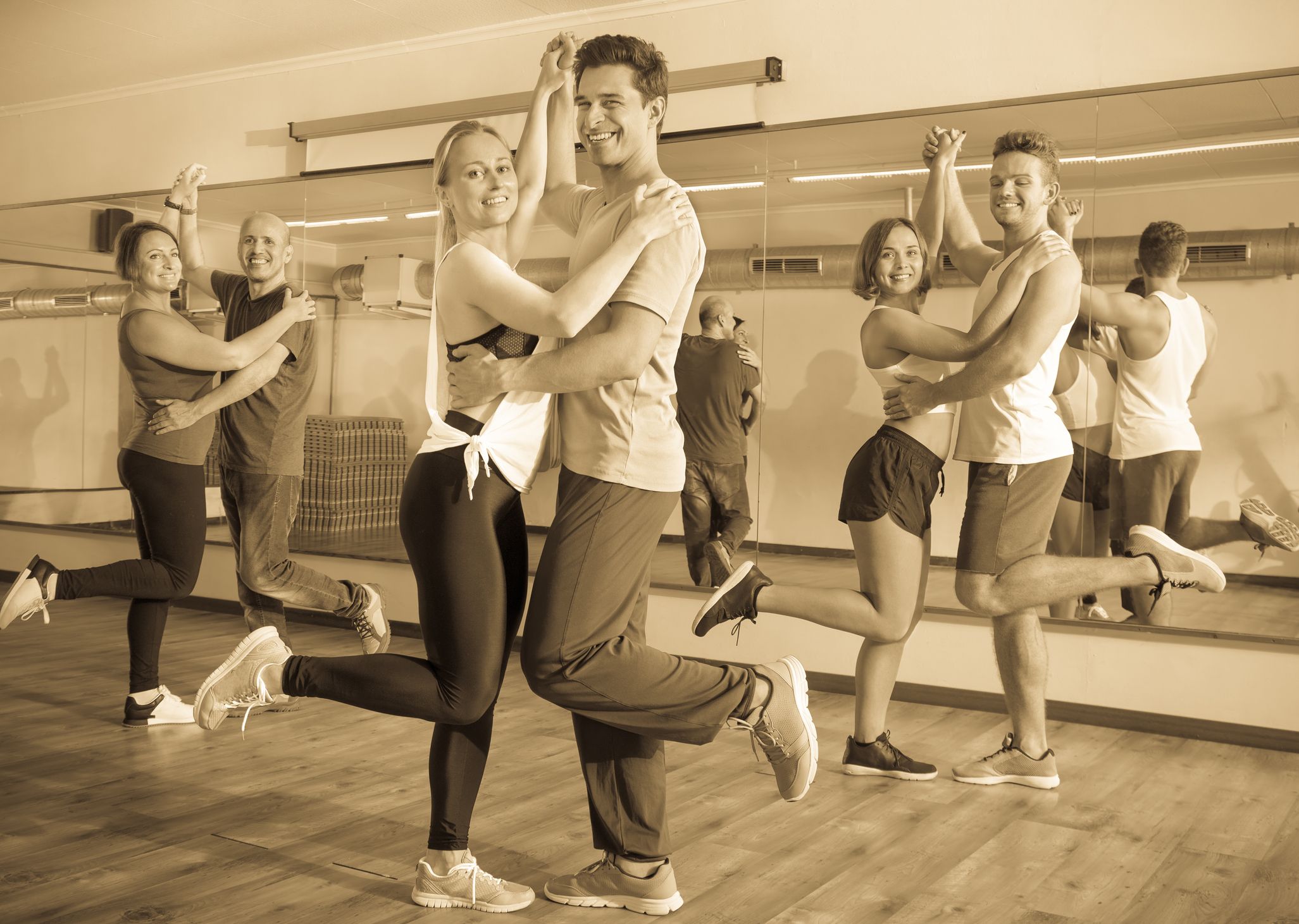 Kizomba Nivel Intermedio: Clases de Baile de Báilalo Madrid Kizomba Nivel Intermedio: Clases de Baile de Báilalo Madrid