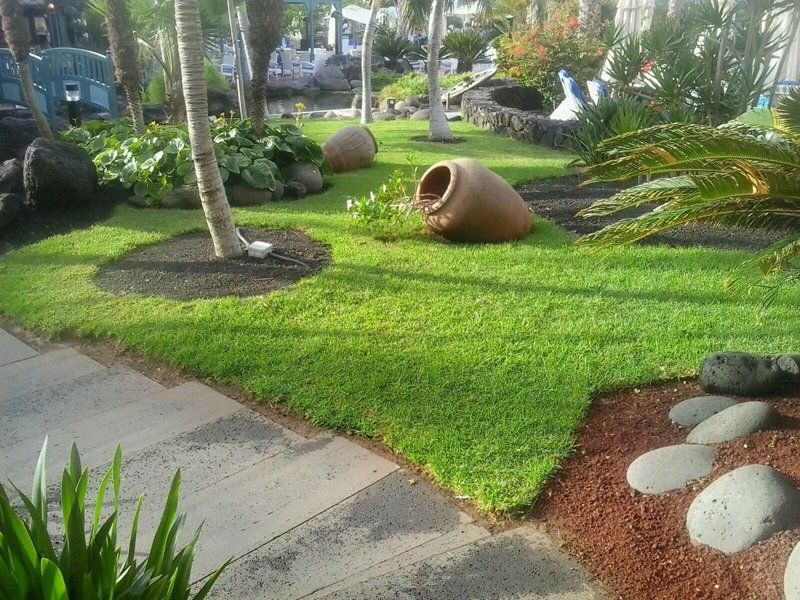 Construcción y mantenimiento de jardines: Servicios de Palmito Palms And Gardens Construcción y mantenimiento de jardines: Servicios de Palmito Palms And Gardens