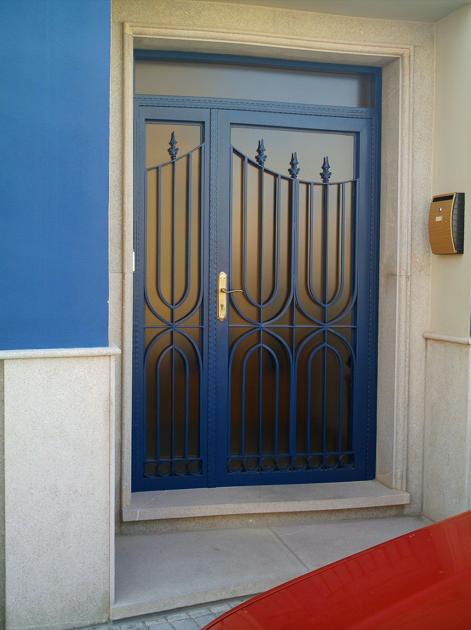 Puertas de hierro: Productos de Rovifer Puertas de hierro: Productos de Rovifer
