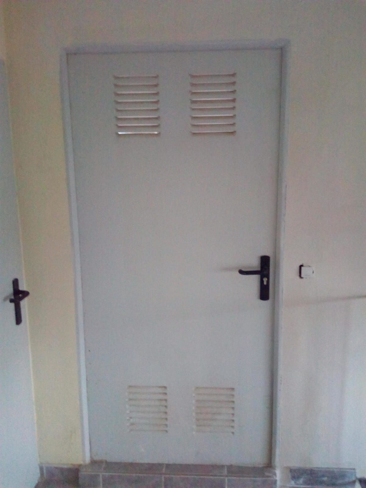 Puerta abatibles: Productos de Rovifer Puerta abatibles: Productos de Rovifer