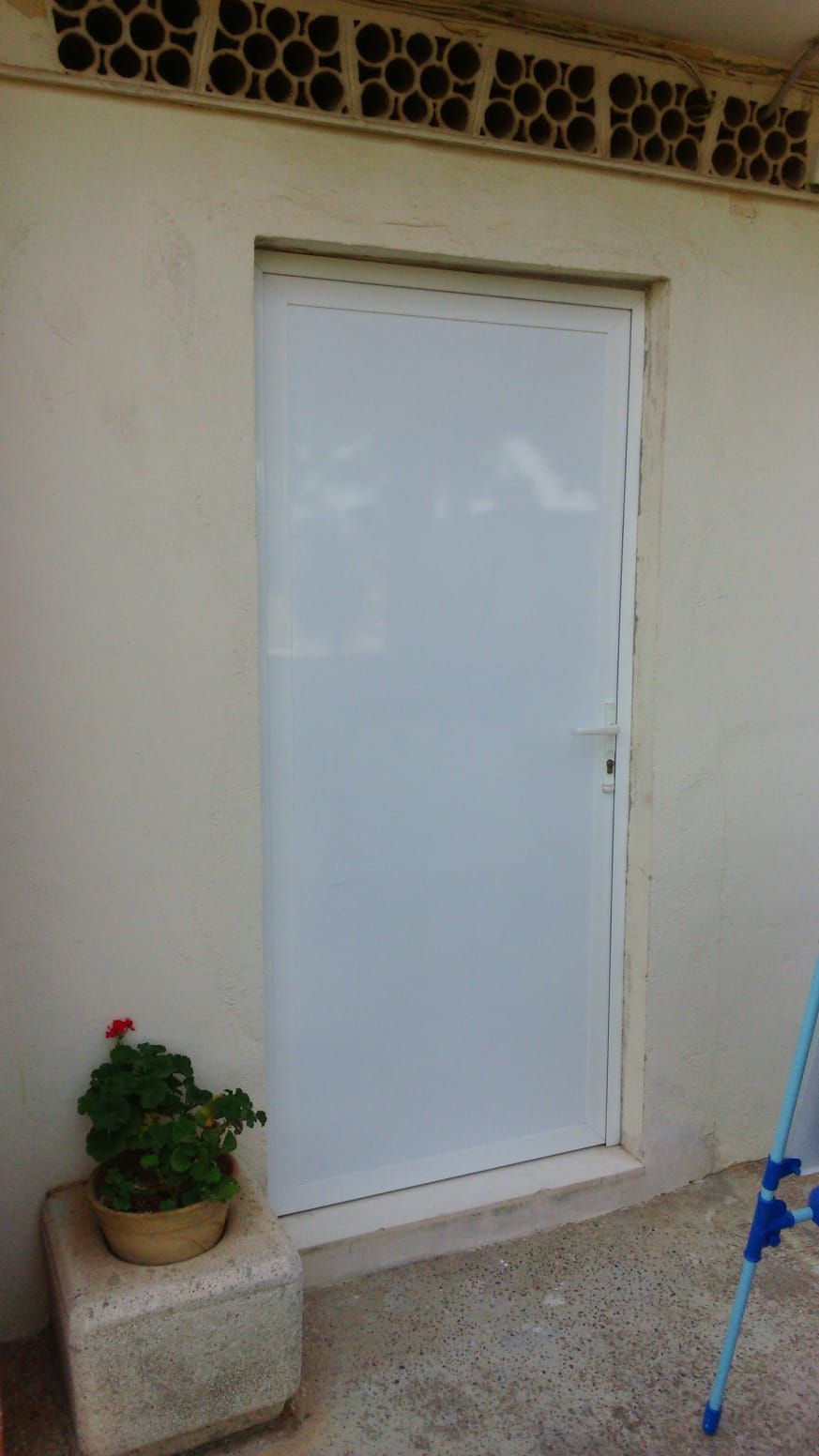Puerta abatibles: Productos de Rovifer Puerta abatibles: Productos de Rovifer