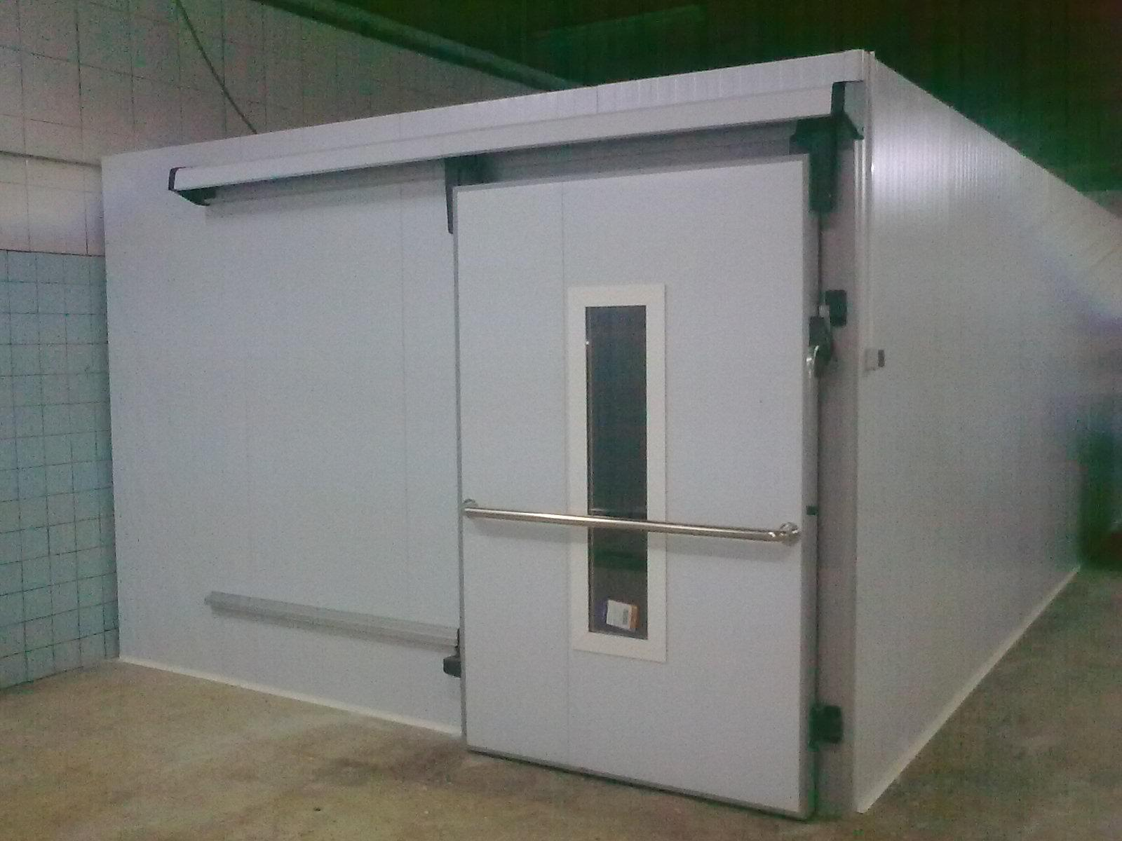 Cámara de fermentación con puerta corredera. Cámara de fermentación con puerta corredera.