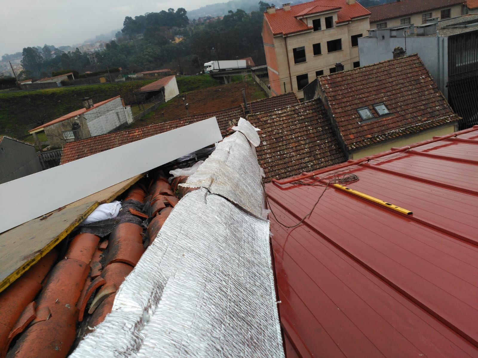 Instalación de panel sándwich: Nuestros Servicios de Sergama Reparaciones de Altura Instalación de panel sándwich: Nuestros Servicios de Sergama Reparaciones de Altura