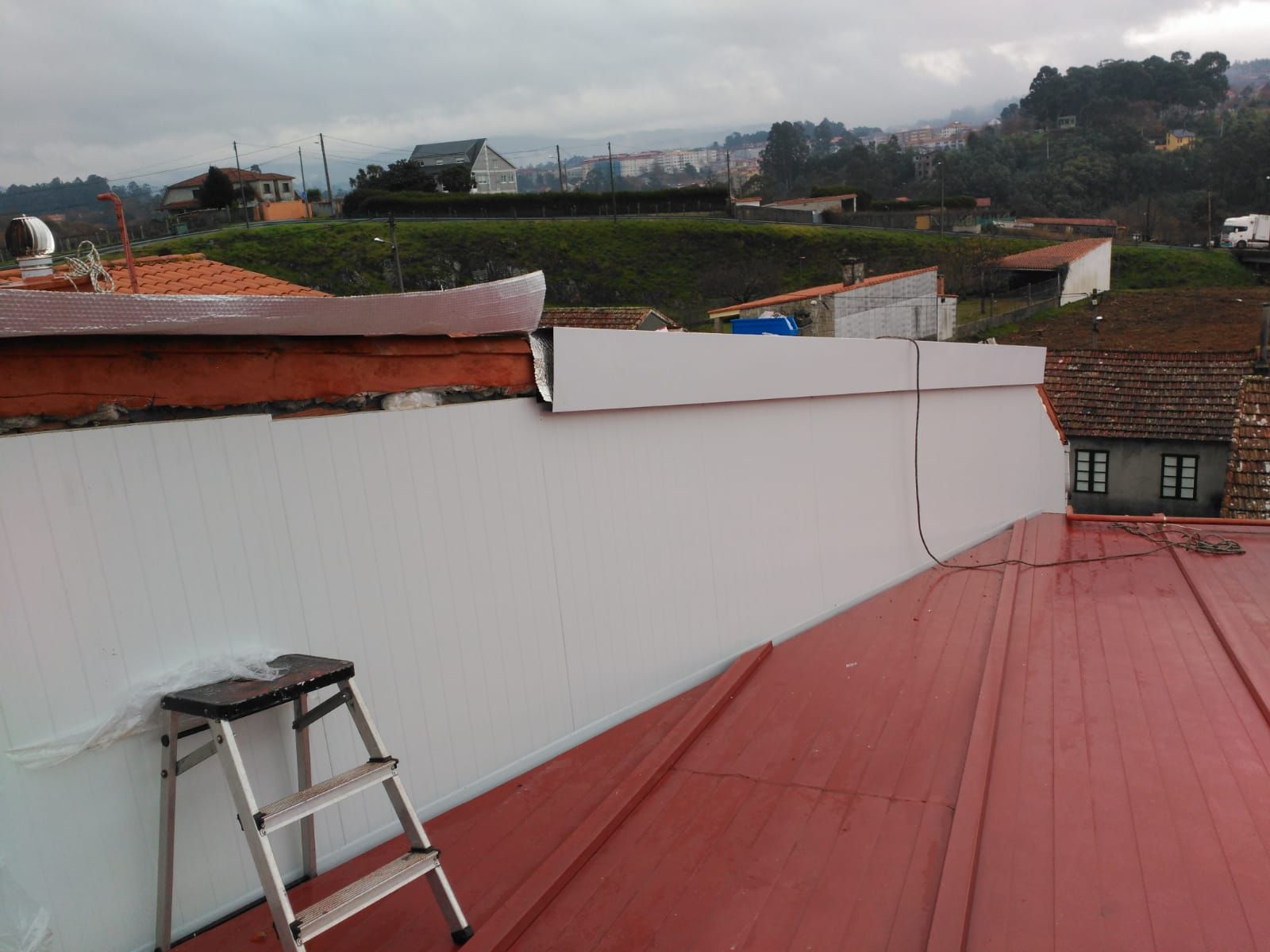 Revestimiento y aislamiento fachada con panel sandwich: Nuestros Servicios de Sergama Reparaciones de Altura Revestimiento y aislamiento fachada con panel sandwich: Nuestros Servicios de Sergama Reparaciones de Altura