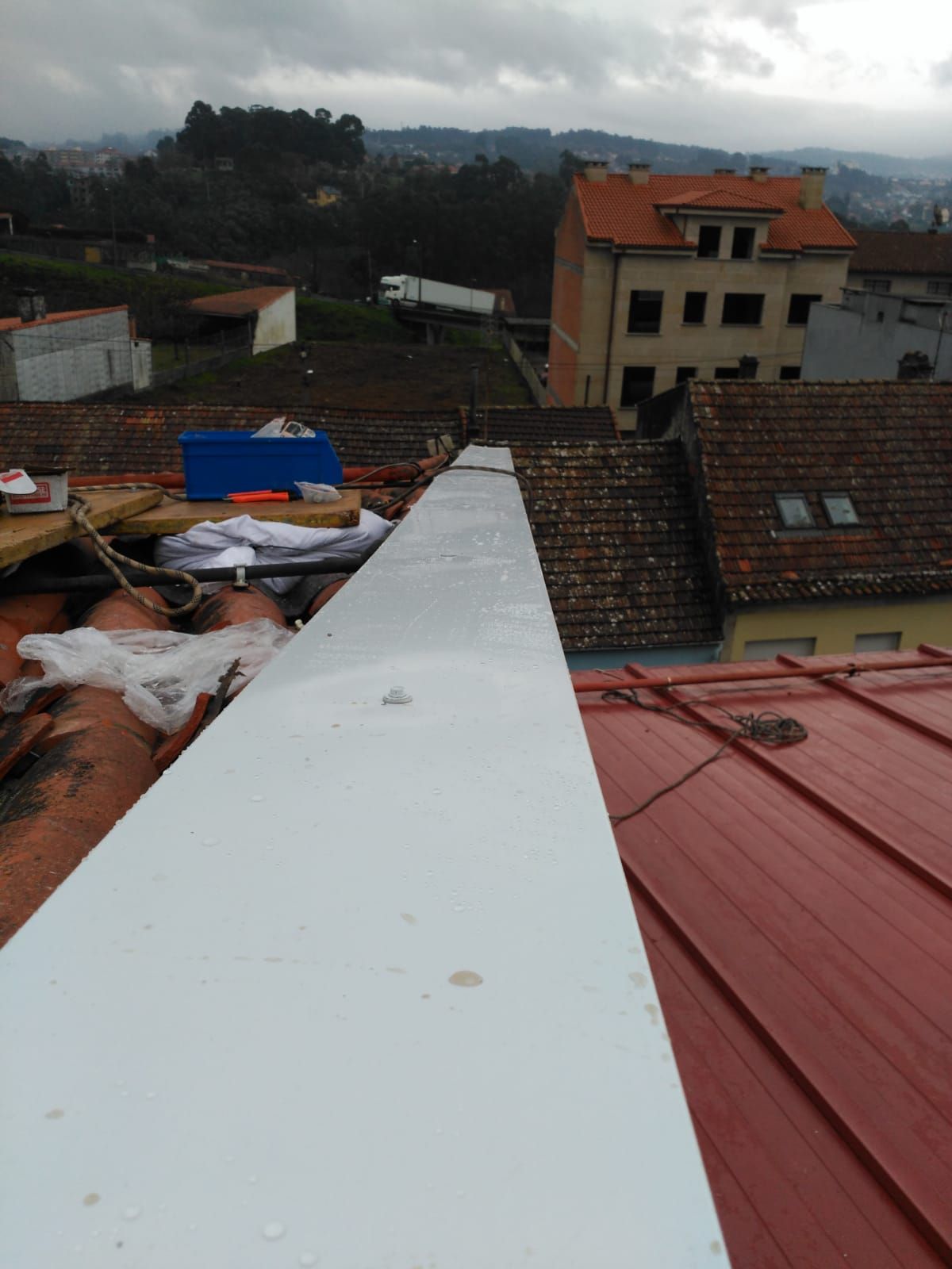 Instalación de panel sándwich: Nuestros Servicios de Sergama Reparaciones de Altura Instalación de panel sándwich: Nuestros Servicios de Sergama Reparaciones de Altura