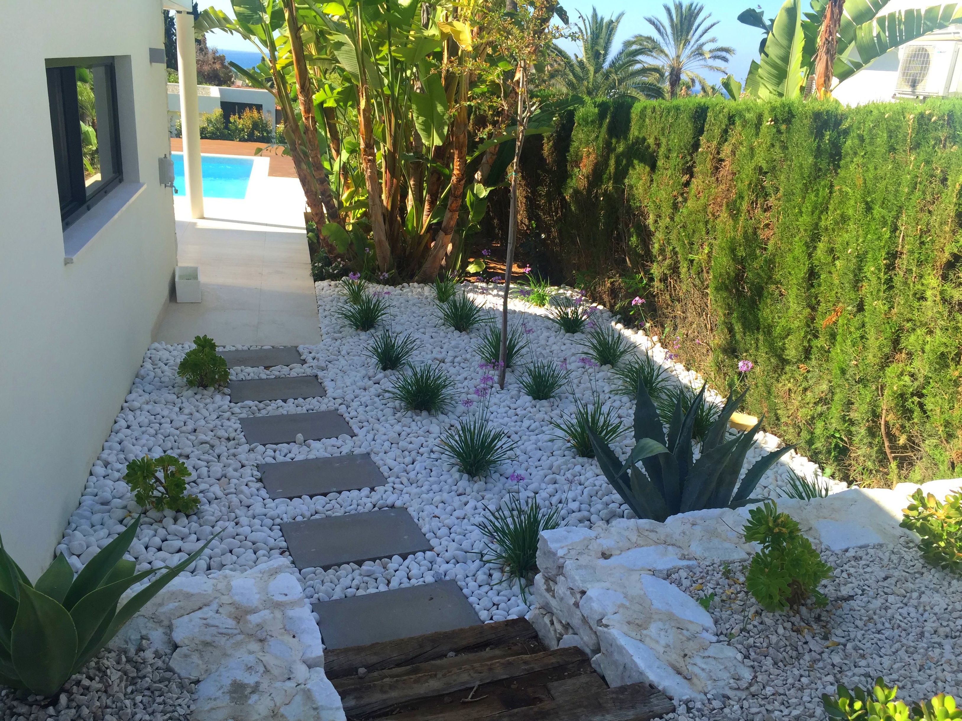 Caminos : Productos y servicios de Fantastic Gardens Caminos : Productos y servicios de Fantastic Gardens