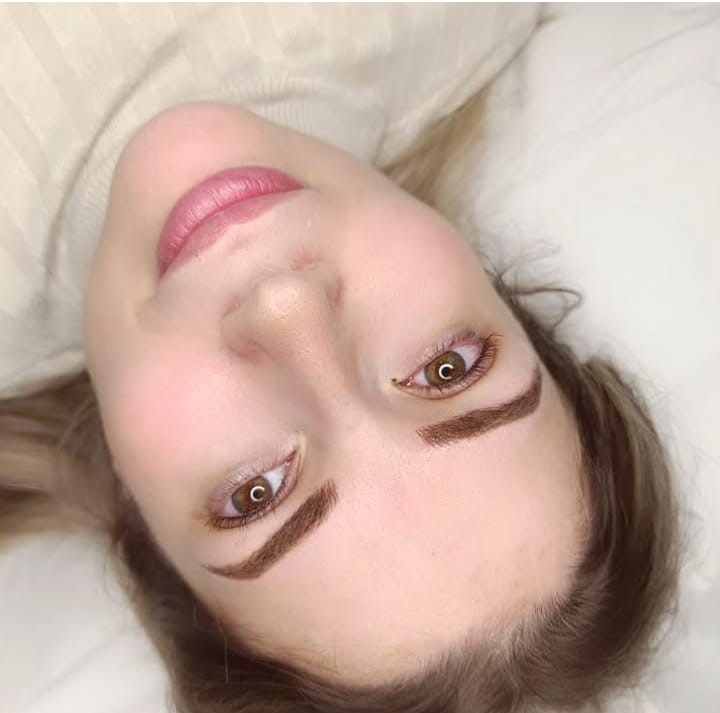 Microblading de cejas: Servicios de Nefertiti Estética Avanzada