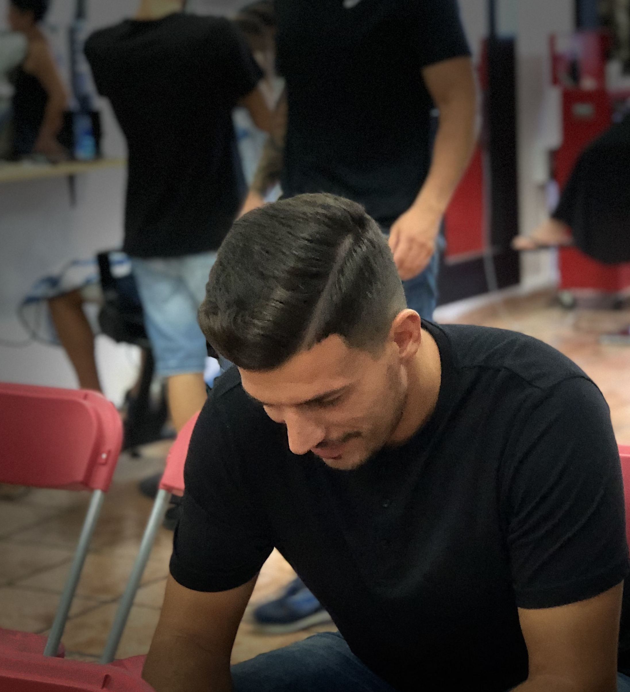 Alisado: Servicios y cursos de Academia de Barbería David Cabello Alisado: Servicios y cursos de Academia de Barbería David Cabello