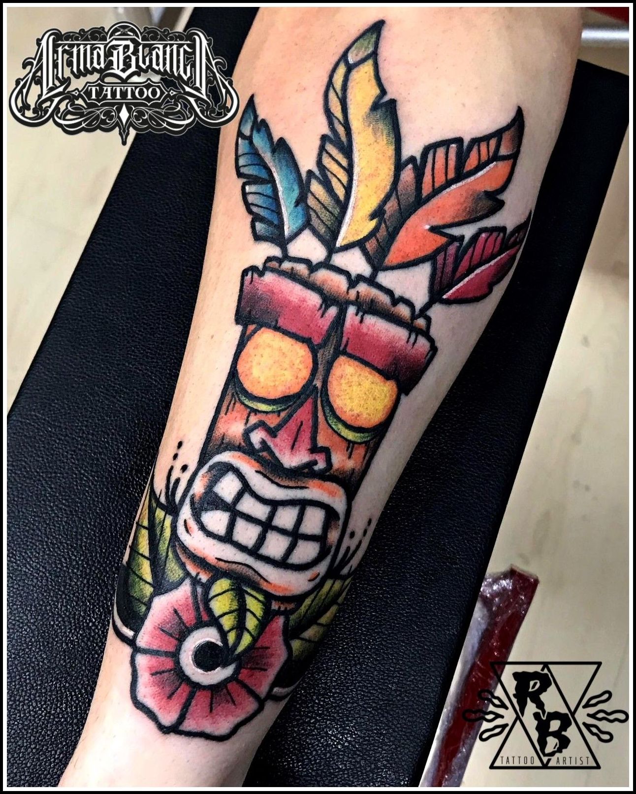 Tatuajes: Servicios y equipo de Arma Blanca Tattoo Tatuajes: Servicios y equipo de Arma Blanca Tattoo