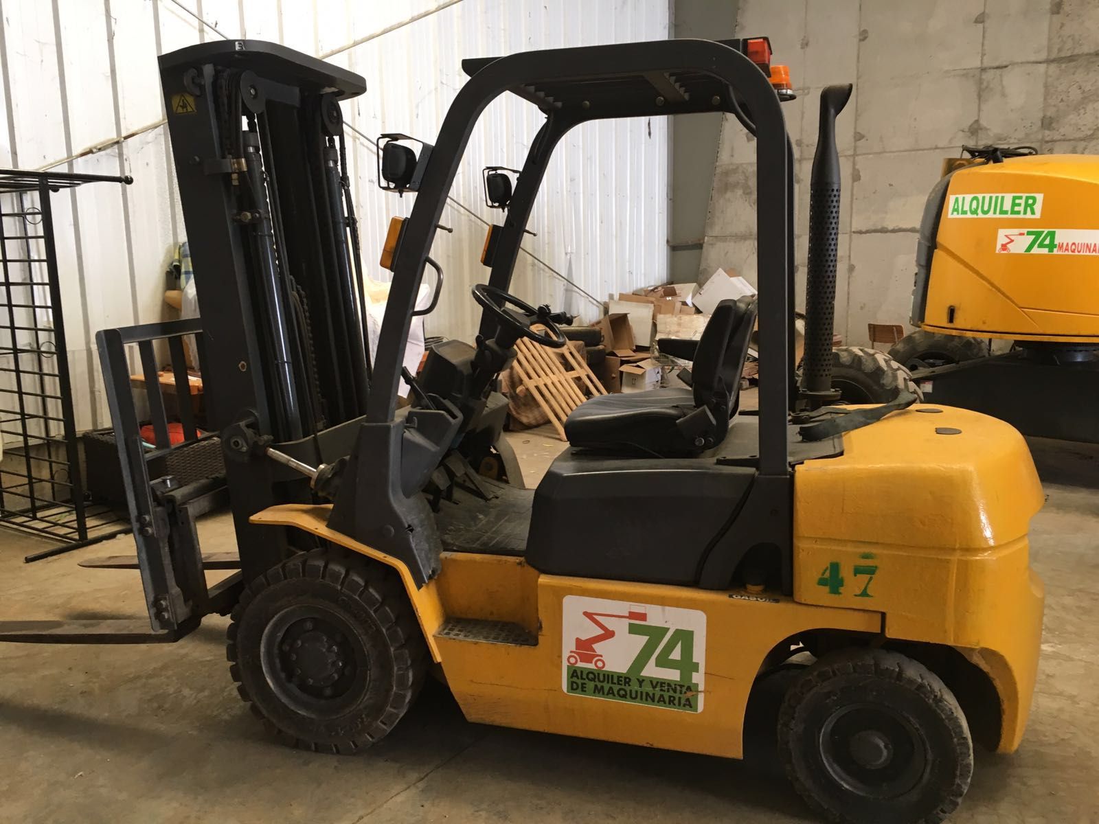 Carretillas elevadoras: Servicios de Alquiler y venta de maquinaria 74, S.L. Carretillas elevadoras: Servicios de Alquiler y venta de maquinaria 74, S.L.