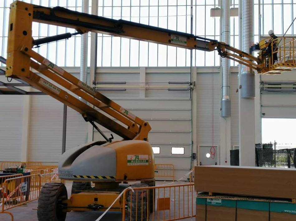 Plataforma elevadora brazo telescópico eléctrico y diésel: Servicios de Alquiler y venta de maquinaria 74, S.L. Plataforma elevadora brazo telescópico eléctrico y diésel: Servicios de Alquiler y venta de maquinaria 74, S.L.