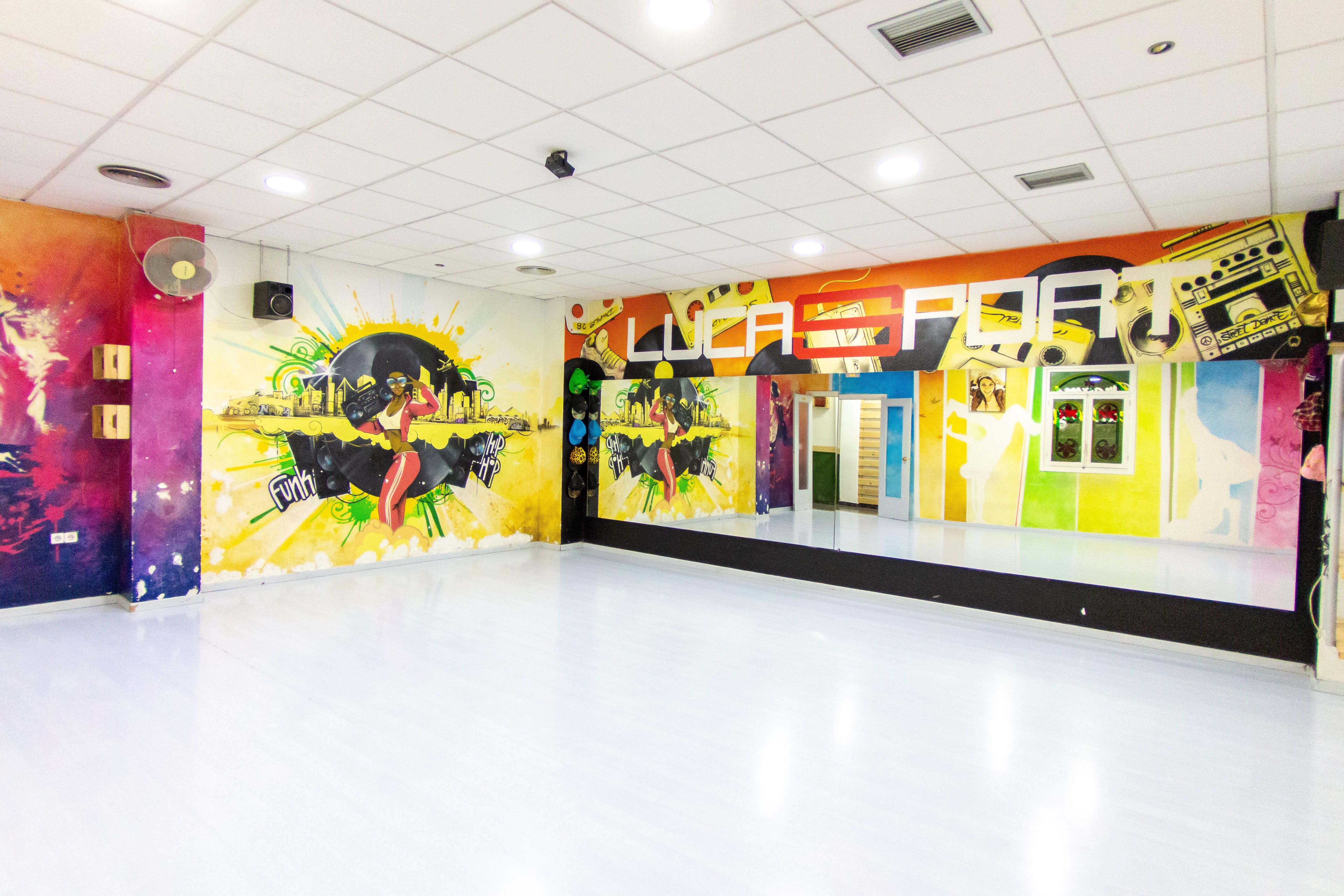 Academia de baile para todas las edades: Servicios de GIMNASIO LUCASPORT Academia de baile para todas las edades: Servicios de GIMNASIO LUCASPORT
