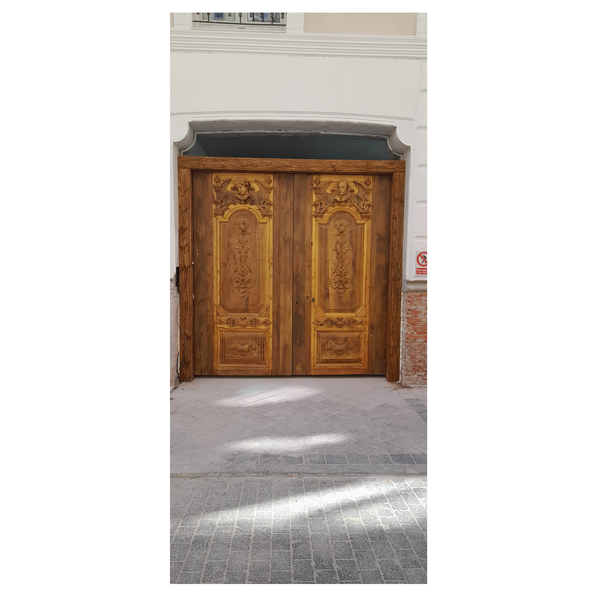 Puerta rehabilitada Puerta rehabilitada