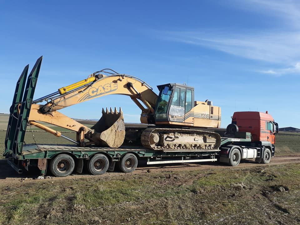 Transporte de maquinaria con góndolas: Servicios de Juan Calleja, S. L. Transporte de maquinaria con góndolas: Servicios de Juan Calleja, S. L.