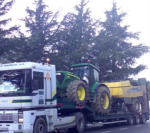 Transporte de maquinaria con góndolas: Servicios de Juan Calleja, S. L. Transporte de maquinaria con góndolas: Servicios de Juan Calleja, S. L.