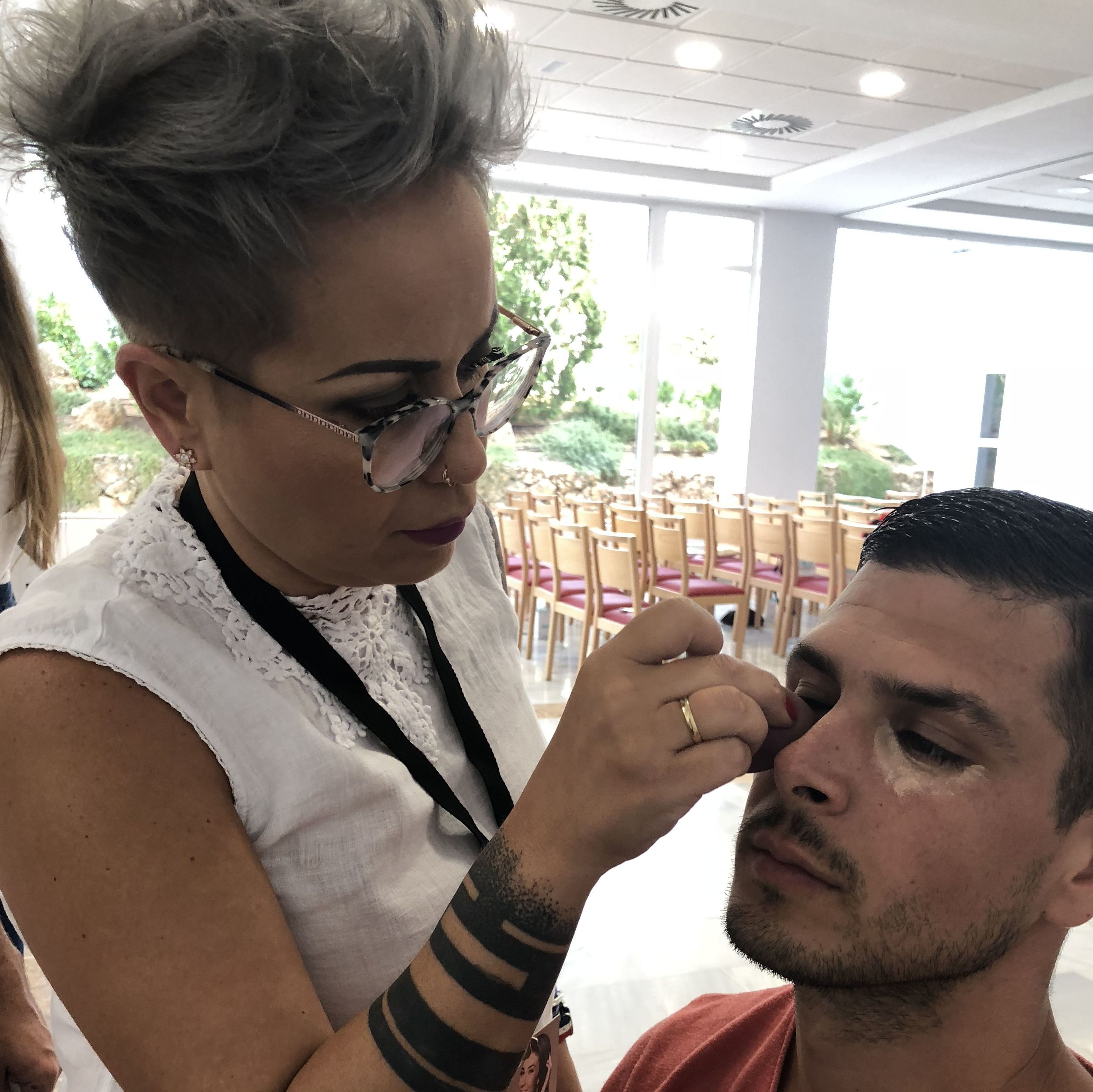 Maquilladores Oficiales de certámenes de belleza: Nuestros Servicios de MS Professional MakeUp Maquilladores Oficiales de certámenes de belleza: Nuestros Servicios de MS Professional MakeUp