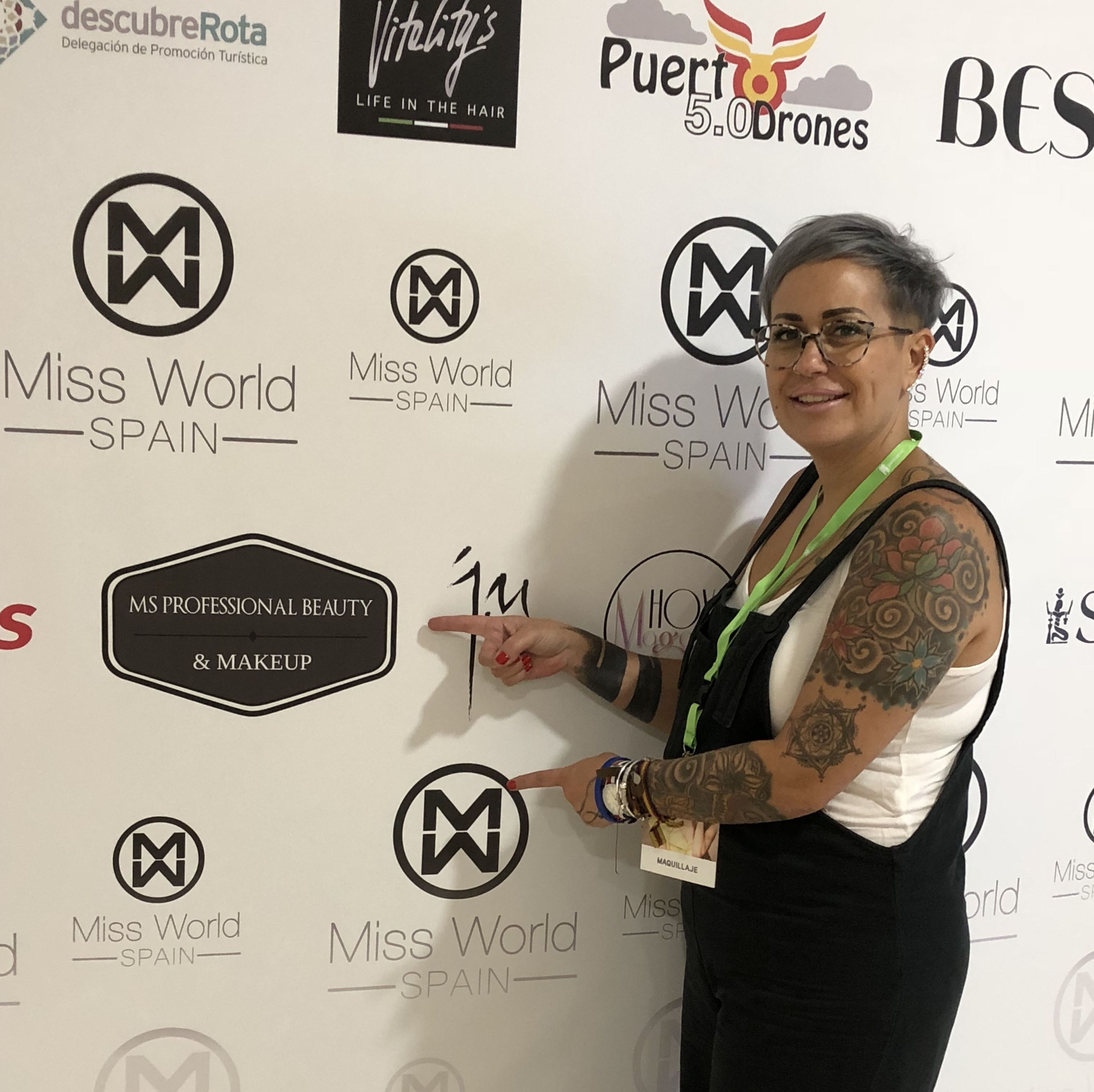 Maquilladores Oficiales de certámenes de belleza: Nuestros Servicios de MS Professional MakeUp Maquilladores Oficiales de certámenes de belleza: Nuestros Servicios de MS Professional MakeUp