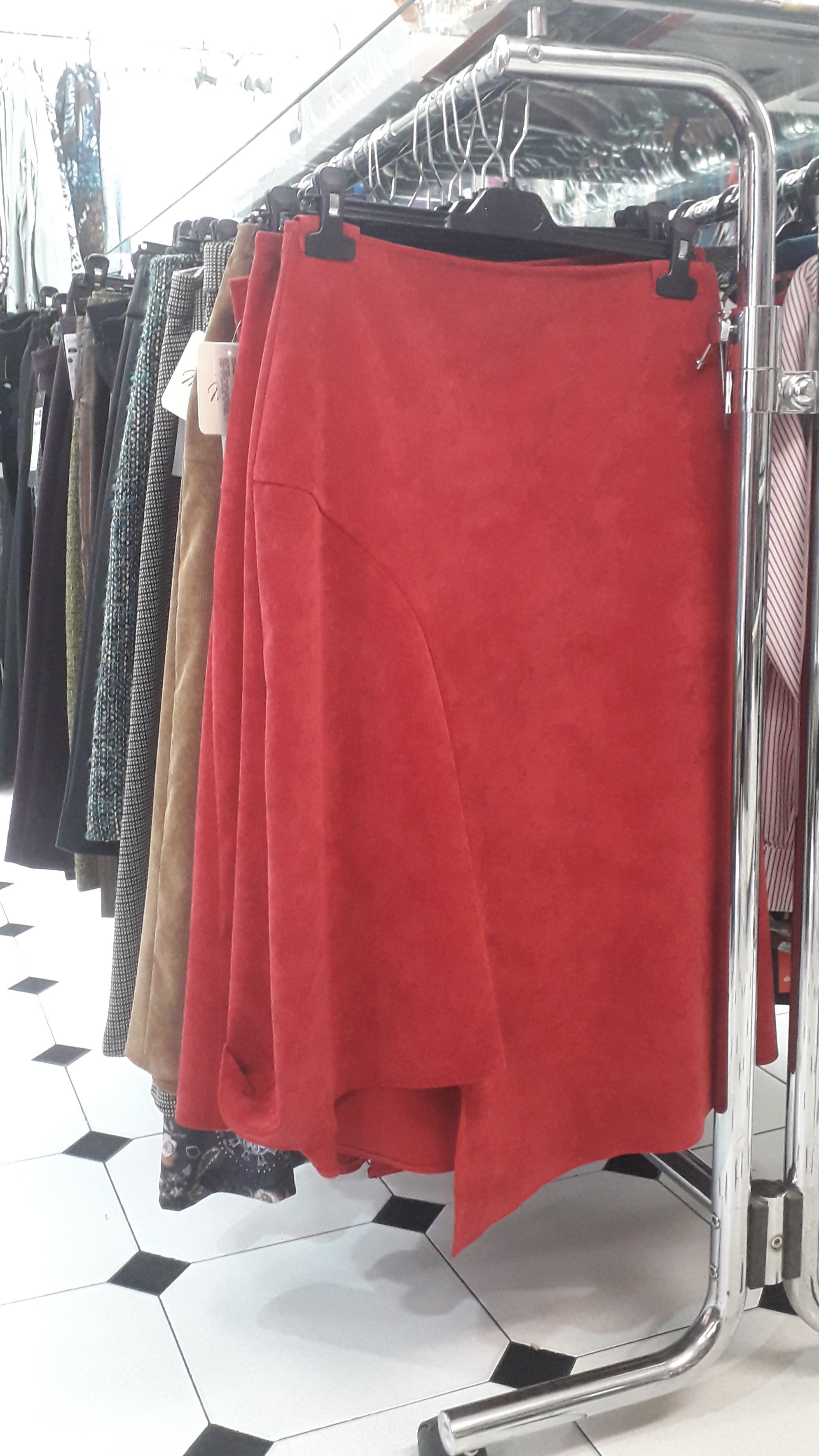 Faldas y Pantalones: Catálogo de Aguemar Faldas y Pantalones: Catálogo de Aguemar