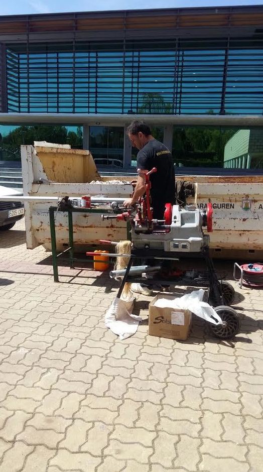 instalaciones de fontanería con tubería de hierro máquina roscadora instalaciones de fontanería con tubería de hierro máquina roscadora