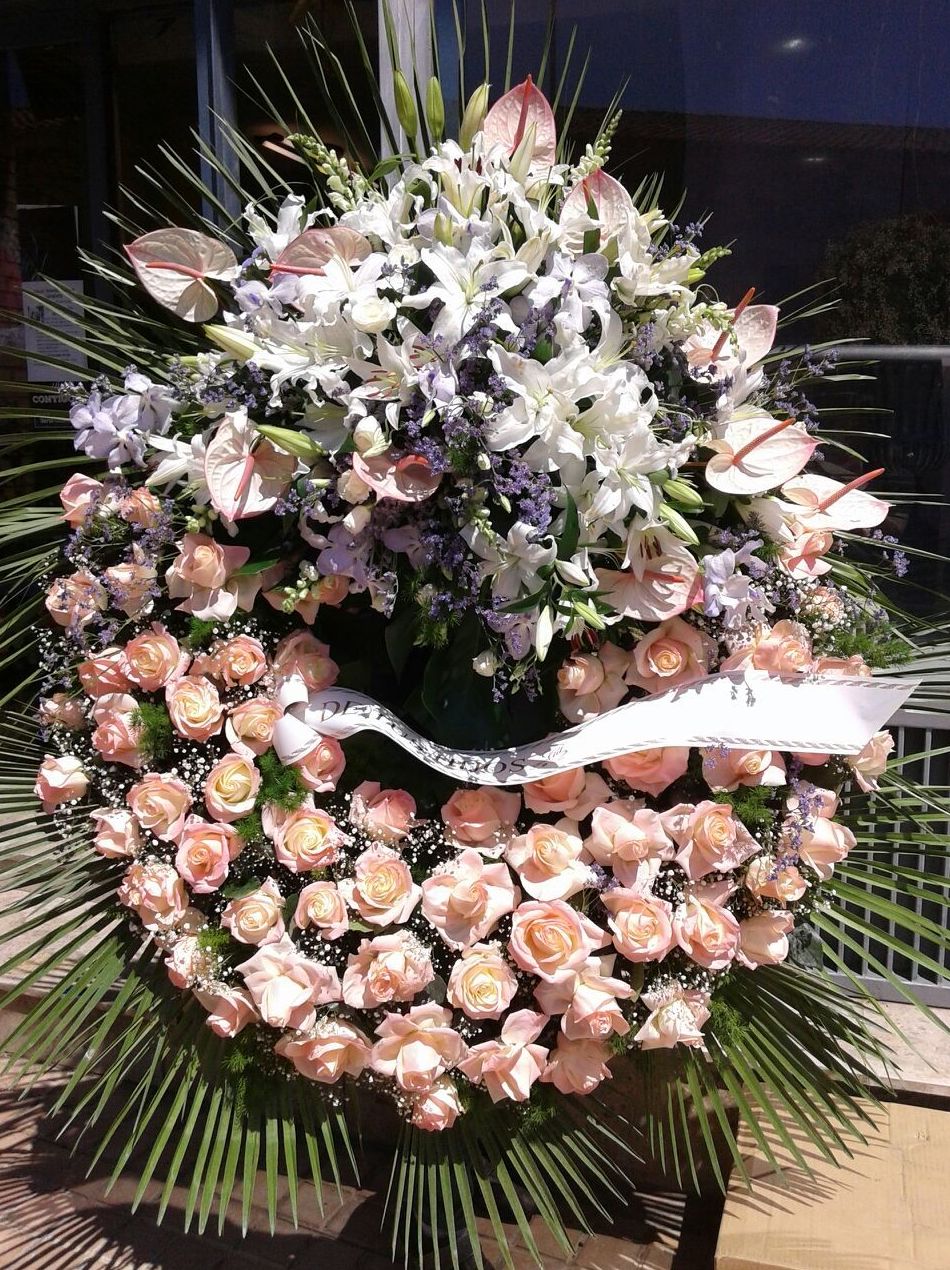 Coronas difuntos: Arreglos Florales de Flores Cid Arte Floral Coronas difuntos: Arreglos Florales de Flores Cid Arte Floral