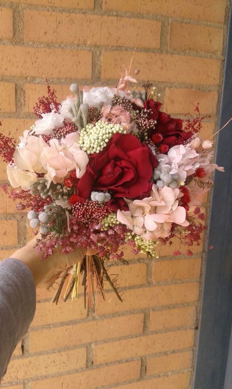 Ramo de novia: Arreglos Florales de Flores Cid Arte Floral Ramo de novia: Arreglos Florales de Flores Cid Arte Floral