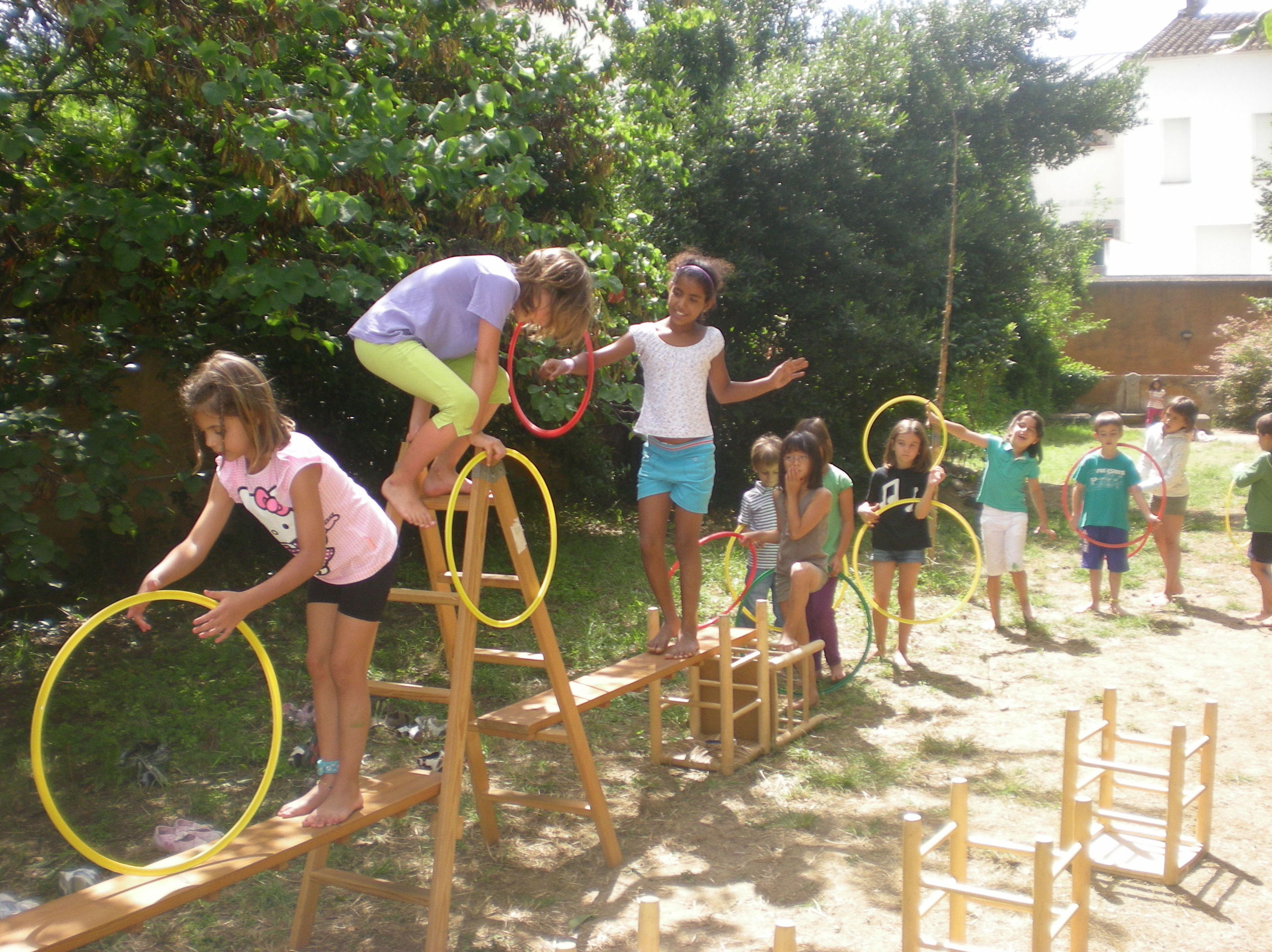 Treball d'equilibri i dansa creativa: Escuela de música i Expresión de Can Canturri Treball d'equilibri i dansa creativa: Escuela de música i Expresión de Can Canturri