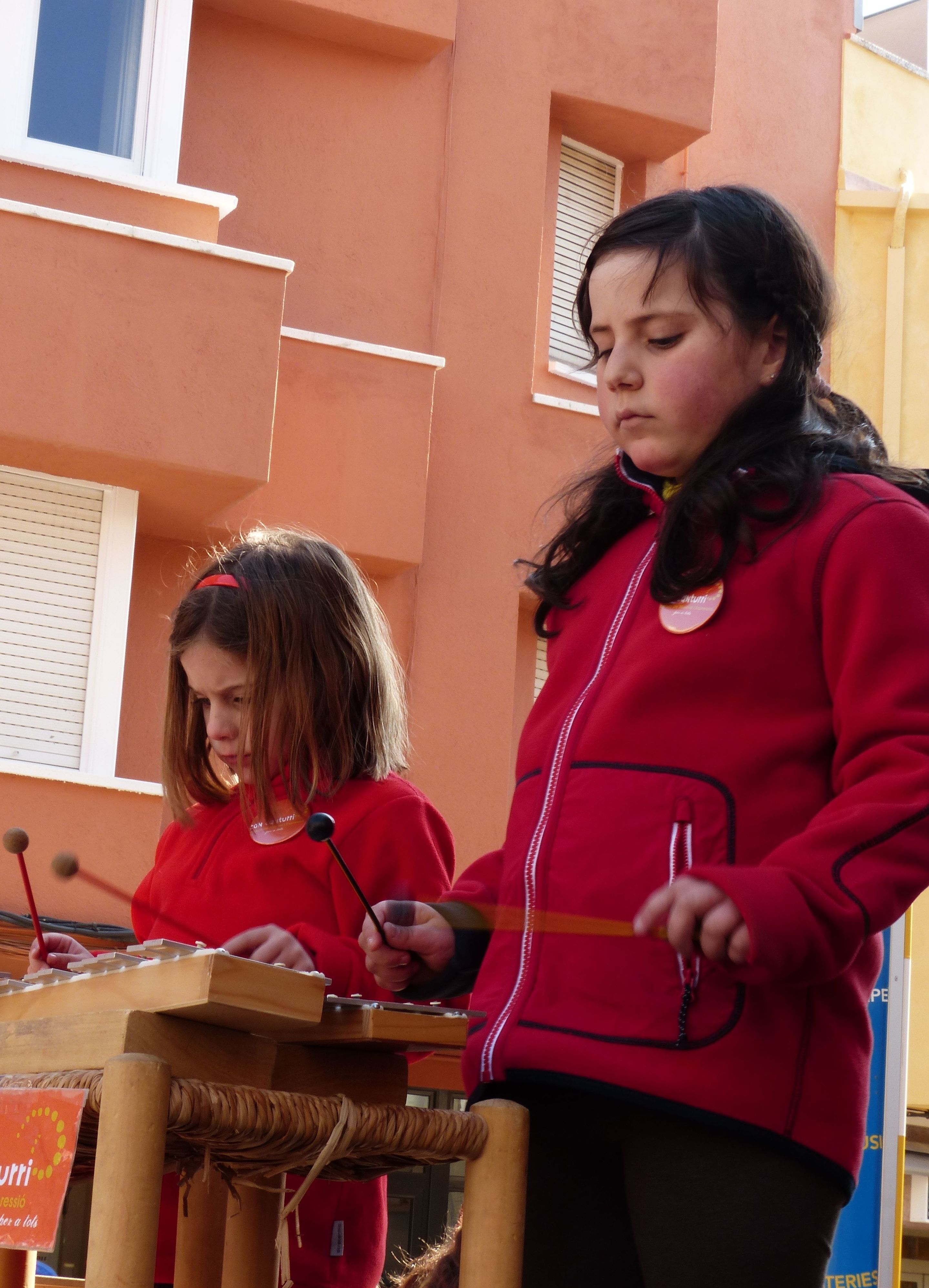 Participació al Festival de Música de Cardedeu "Ressona" Març 2016 : Escuela de música i Expresión de Can Canturri Participació al Festival de Música de Cardedeu "Ressona" Març 2016 : Escuela de música i Expresión de Can Canturri