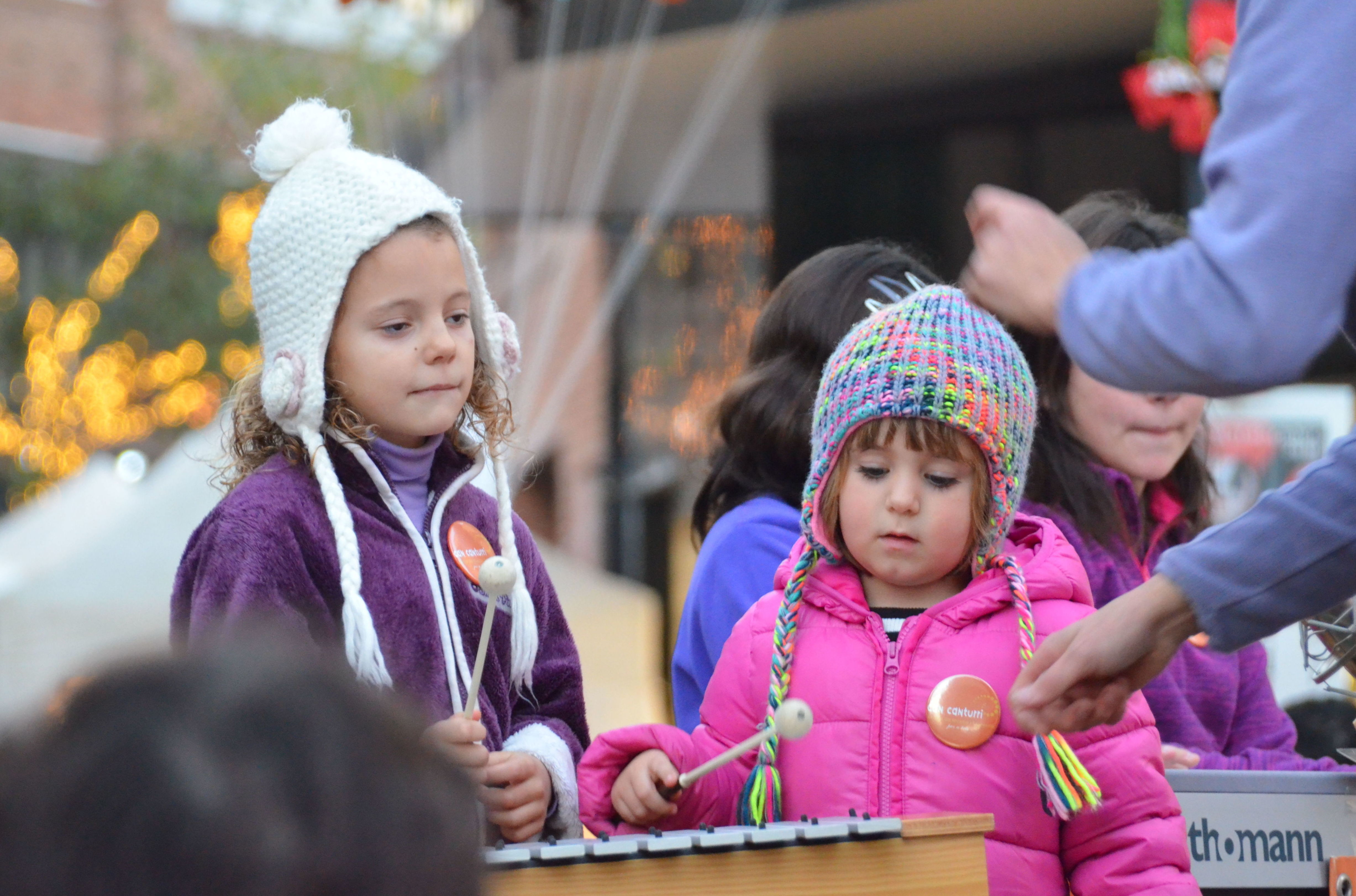 CONCERT EN LA FIRA DE NADAL DE CARDEDEU 2016: Escuela de música i Expresión de Can Canturri CONCERT EN LA FIRA DE NADAL DE CARDEDEU 2016: Escuela de música i Expresión de Can Canturri