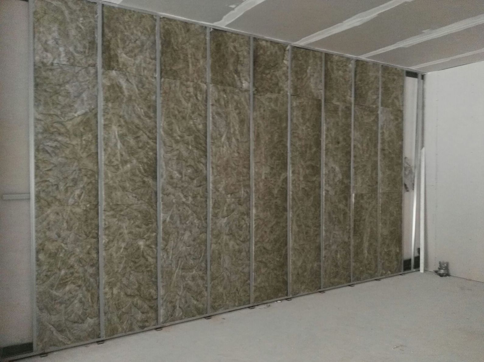 AISLAMIENTO ACÚSTICO PUBS Y BARES CON MÚSICA: Productos y servicios de Acoustic Drywall AISLAMIENTO ACÚSTICO PUBS Y BARES CON MÚSICA: Productos y servicios de Acoustic Drywall