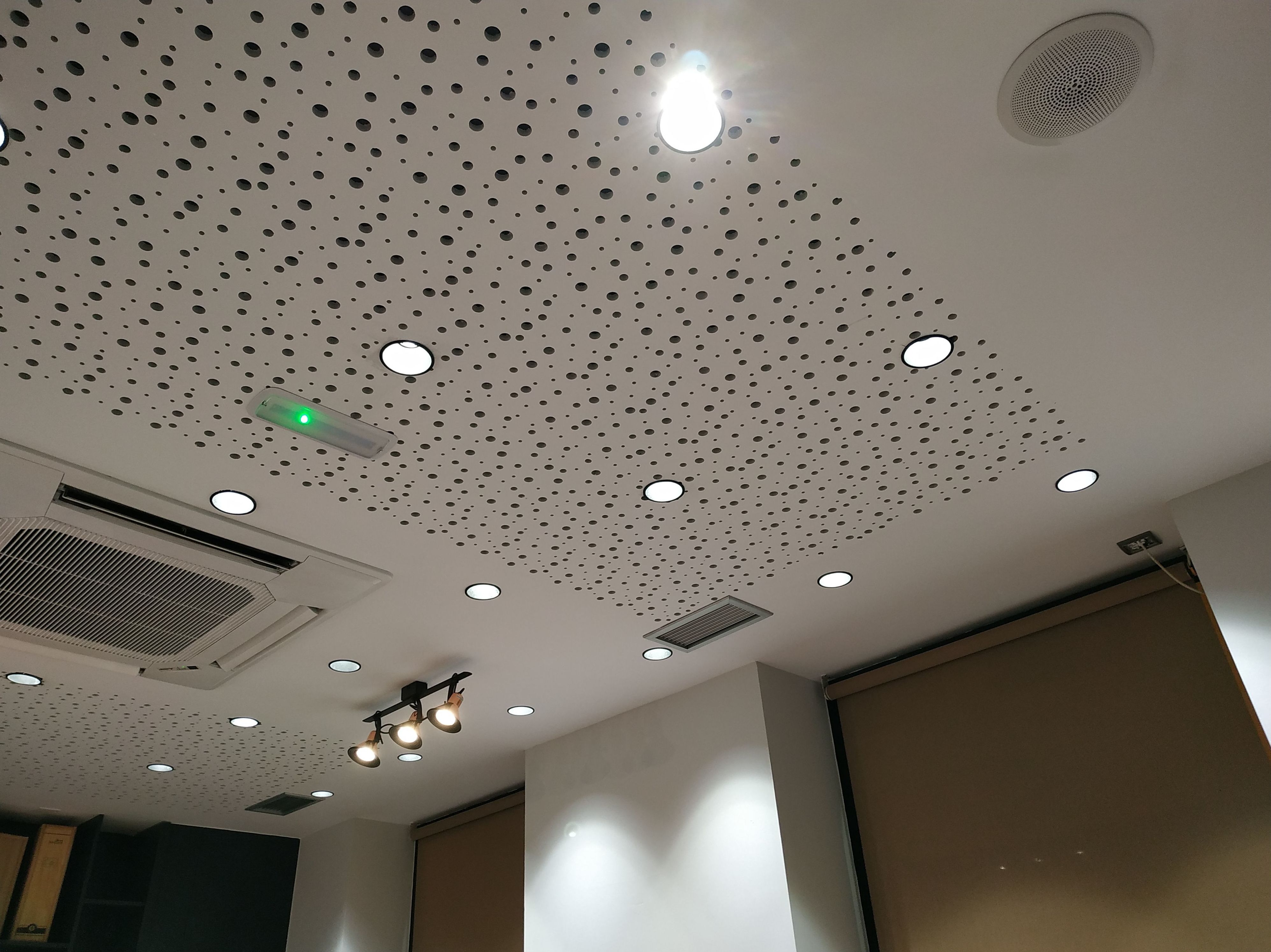 FALSOS TECHOS FONOABSORBENTES: Productos y servicios de Acoustic Drywall FALSOS TECHOS FONOABSORBENTES: Productos y servicios de Acoustic Drywall