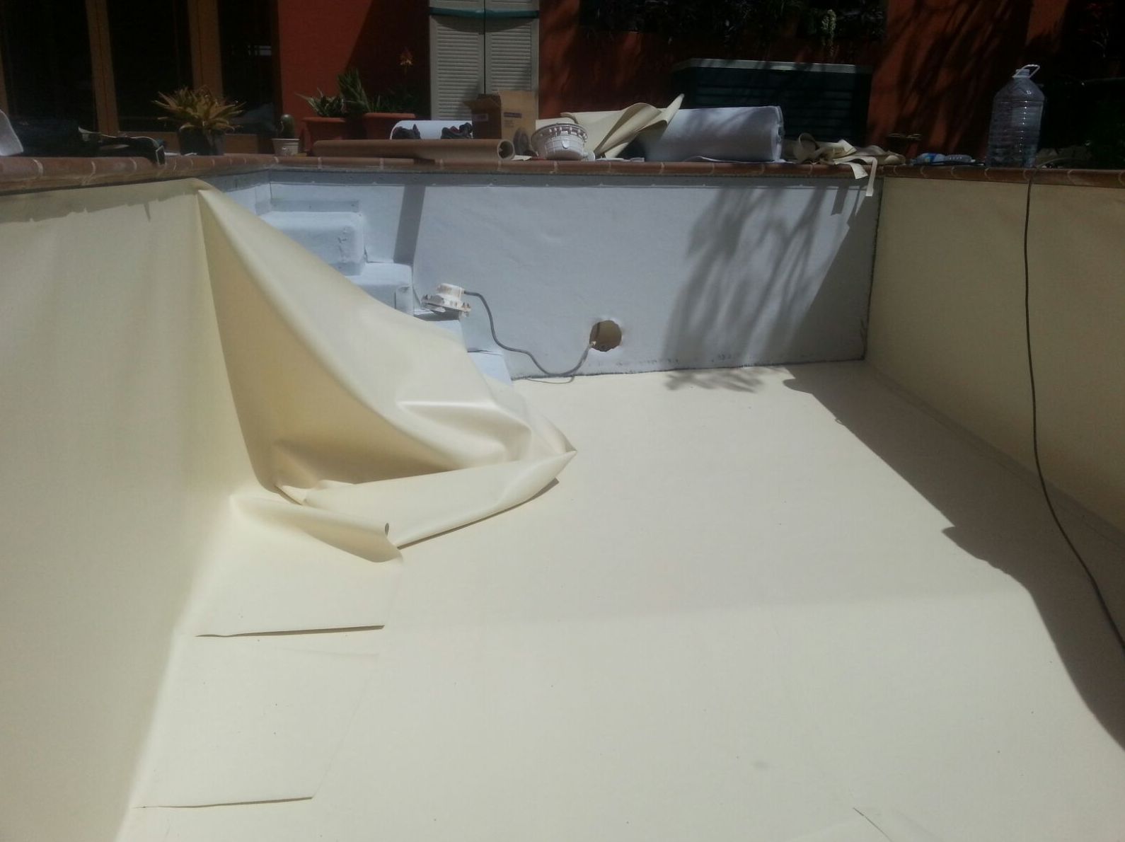 Impermeabilizaciones de piscinas y jacuzzis: Productos de Fuerteventura - Lanzarote - Gran Canaria Impermeabilizaciones de piscinas y jacuzzis: Productos de Fuerteventura - Lanzarote - Gran Canaria