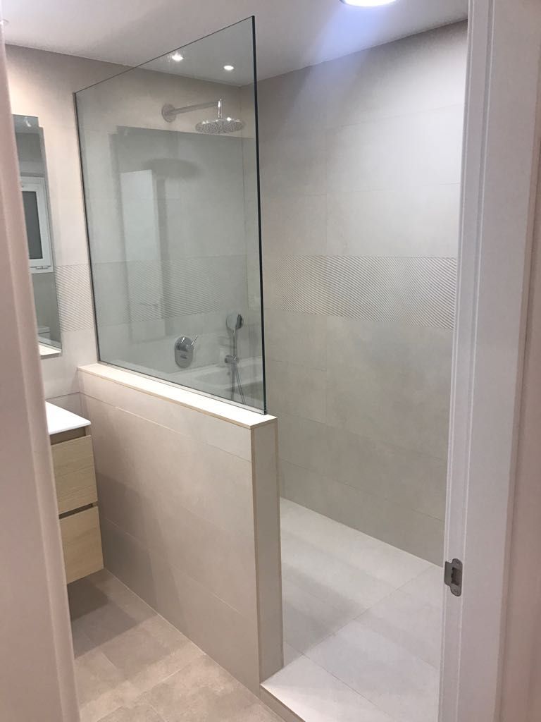 Reformas de baños: ¿Qué hacemos? de Decorvega Decoraciones Reformas de baños: ¿Qué hacemos? de Decorvega Decoraciones
