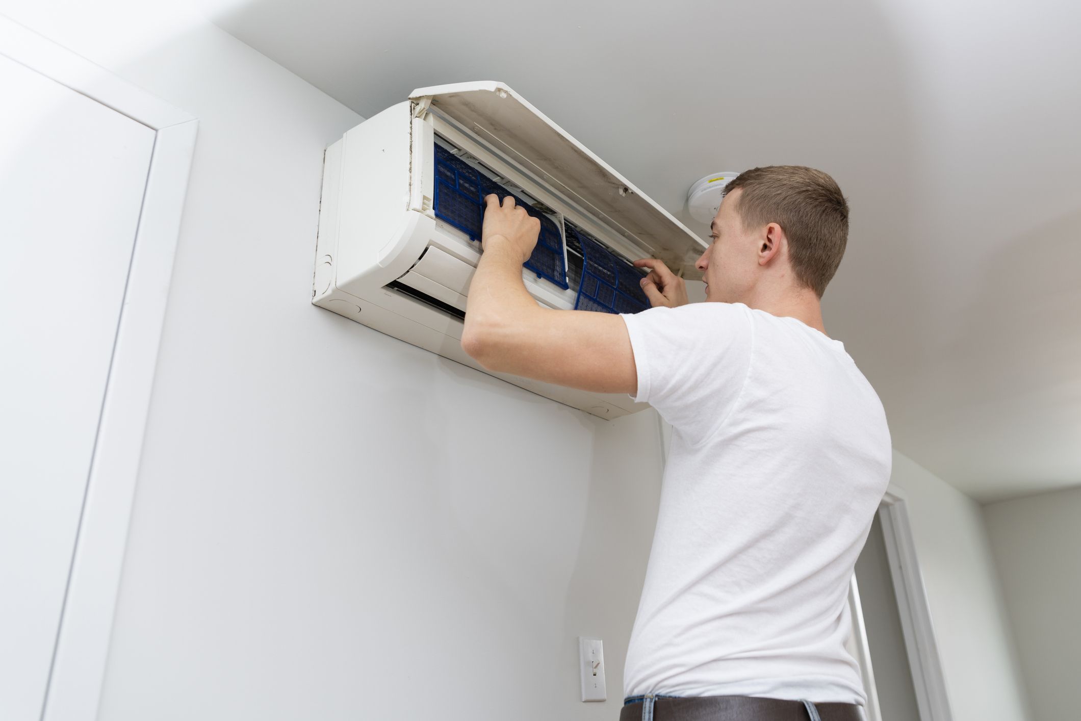 Instalación de aire acondicionado: Servicios de Reparación de Reparaciones Marín y Mesa Instalación de aire acondicionado: Servicios de Reparación de Reparaciones Marín y Mesa