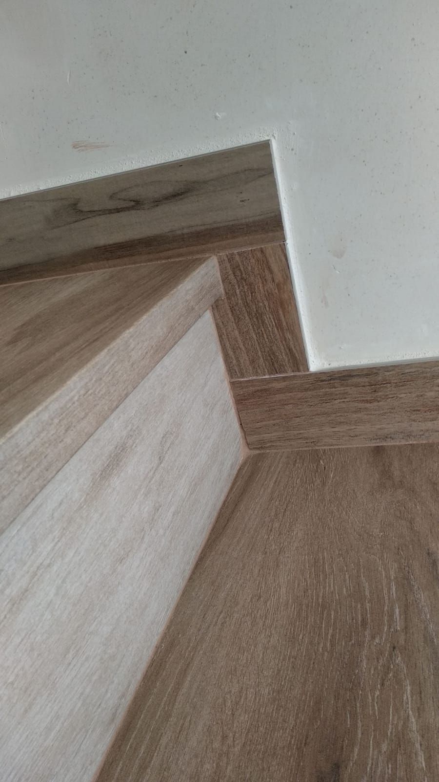 Escalera Moremi Beige-Moremi White Escalera Moremi Beige-Moremi White