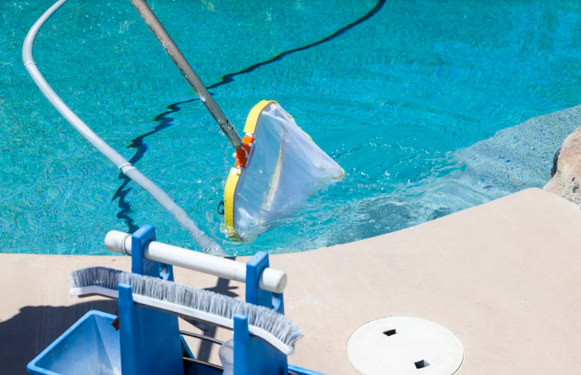Limpieza de piscinas: Servicios de limpieza de TLQ Servicios Limpieza de piscinas: Servicios de limpieza de TLQ Servicios