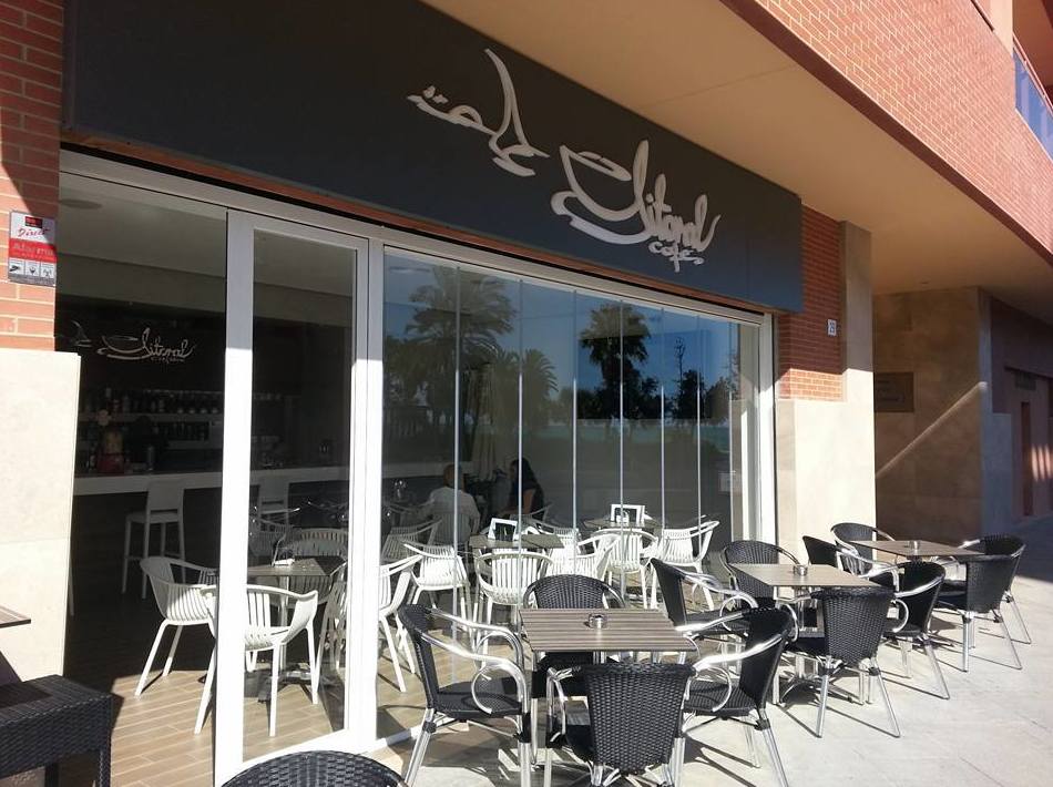 Cortina de cristal para restaurantes: Trabajos de NeoGlass Cortina de cristal para restaurantes: Trabajos de NeoGlass