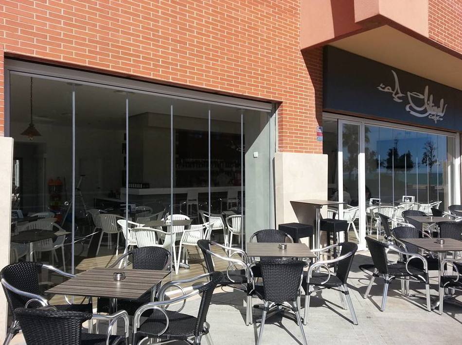 Cortina de cristal para restaurantes: Trabajos de NeoGlass Cortina de cristal para restaurantes: Trabajos de NeoGlass