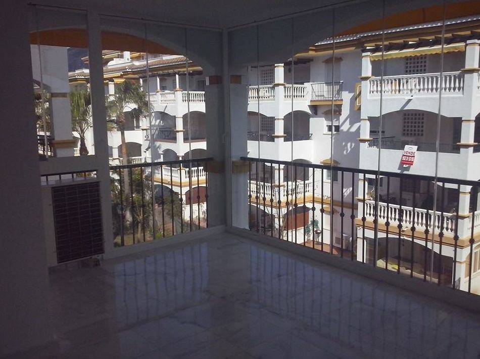 Cortinas de cristal en terrazas: Trabajos de NeoGlass Cortinas de cristal en terrazas: Trabajos de NeoGlass