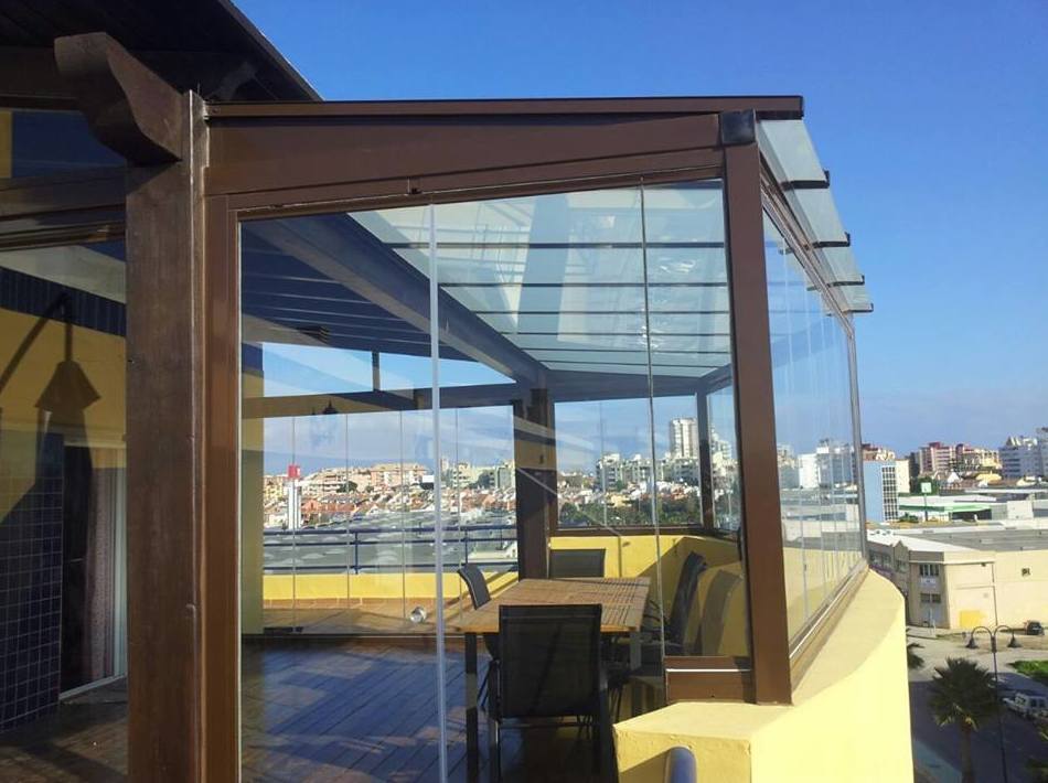 Cortina de cristal con estructura para techo: Trabajos de NeoGlass Cortina de cristal con estructura para techo: Trabajos de NeoGlass