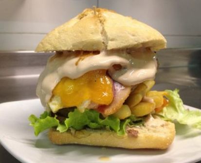 Hamburguesas: Nuestros Productos de Albokak Jatetxea Hamburguesas: Nuestros Productos de Albokak Jatetxea