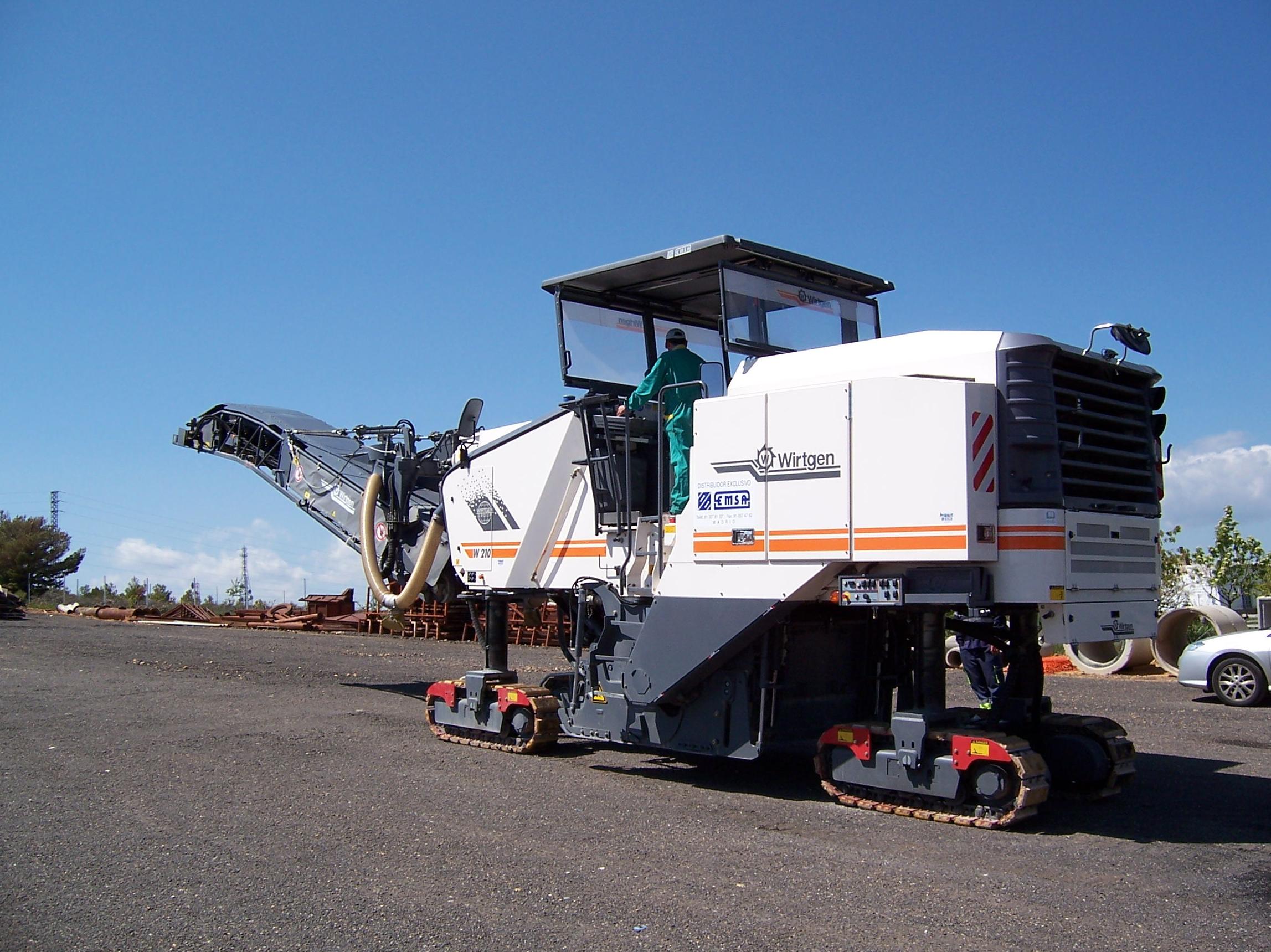 FRESADORA WIRTGEN W-200 FRESADORA WIRTGEN W-200