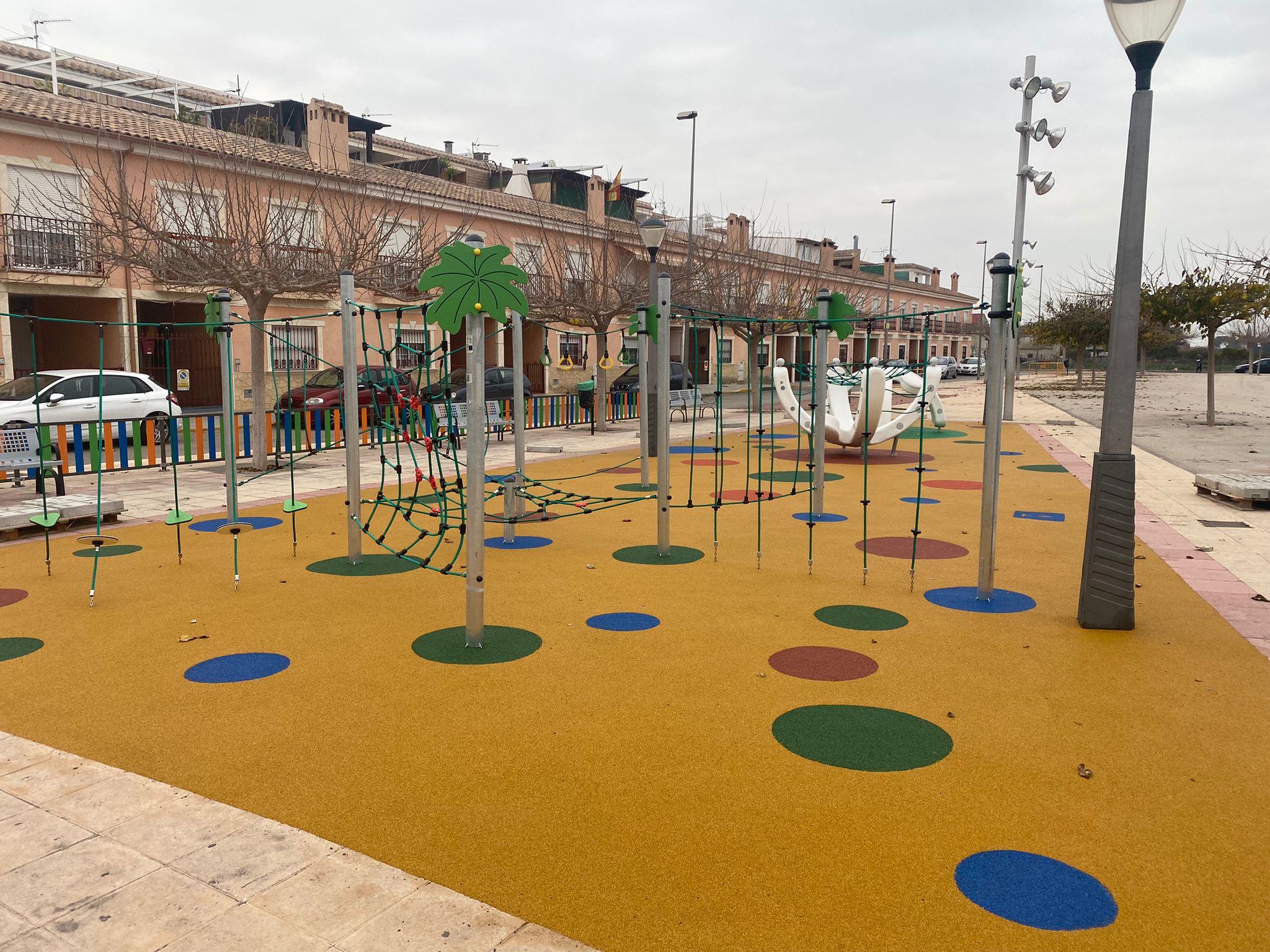Parque Infantil, Almoradí, Flama Levante. Parque Infantil, Almoradí, Flama Levante.