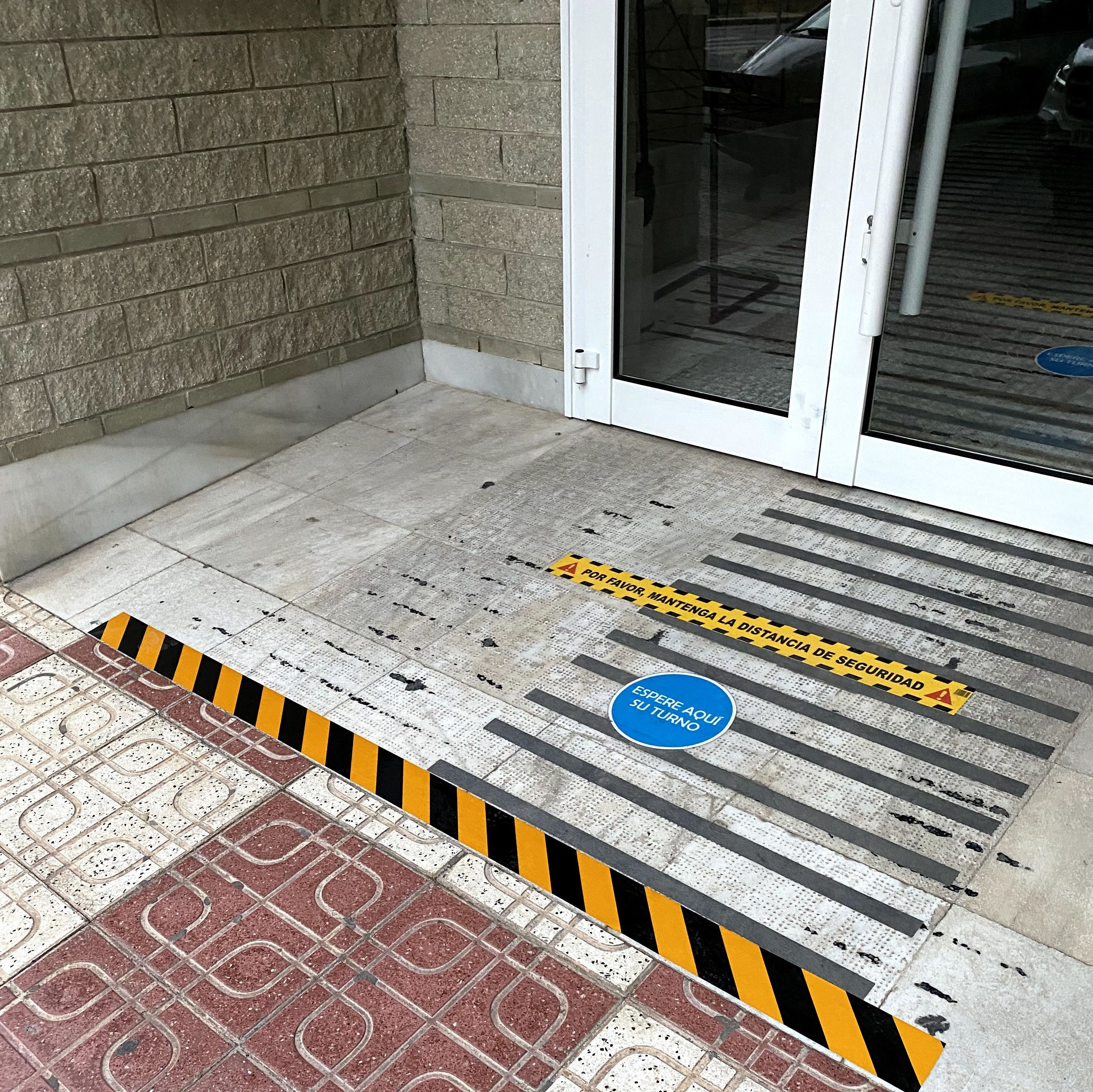 Rotulación Distancia de seguridad, Alicante, Flama Levante. Rotulación Distancia de seguridad, Alicante, Flama Levante.